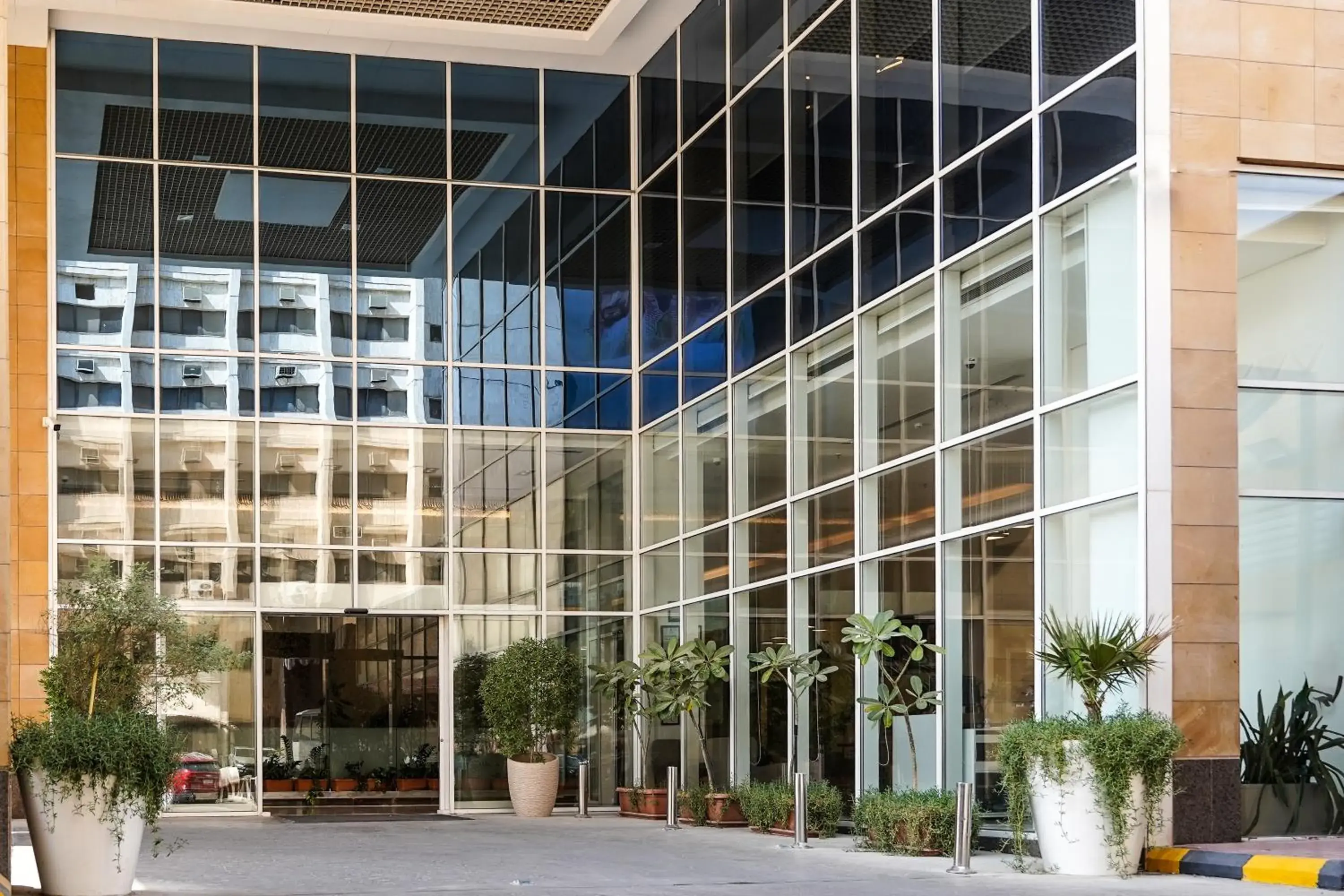 Facade/entrance in Awfad Hotel Facade/entrance in Awfad Hotel