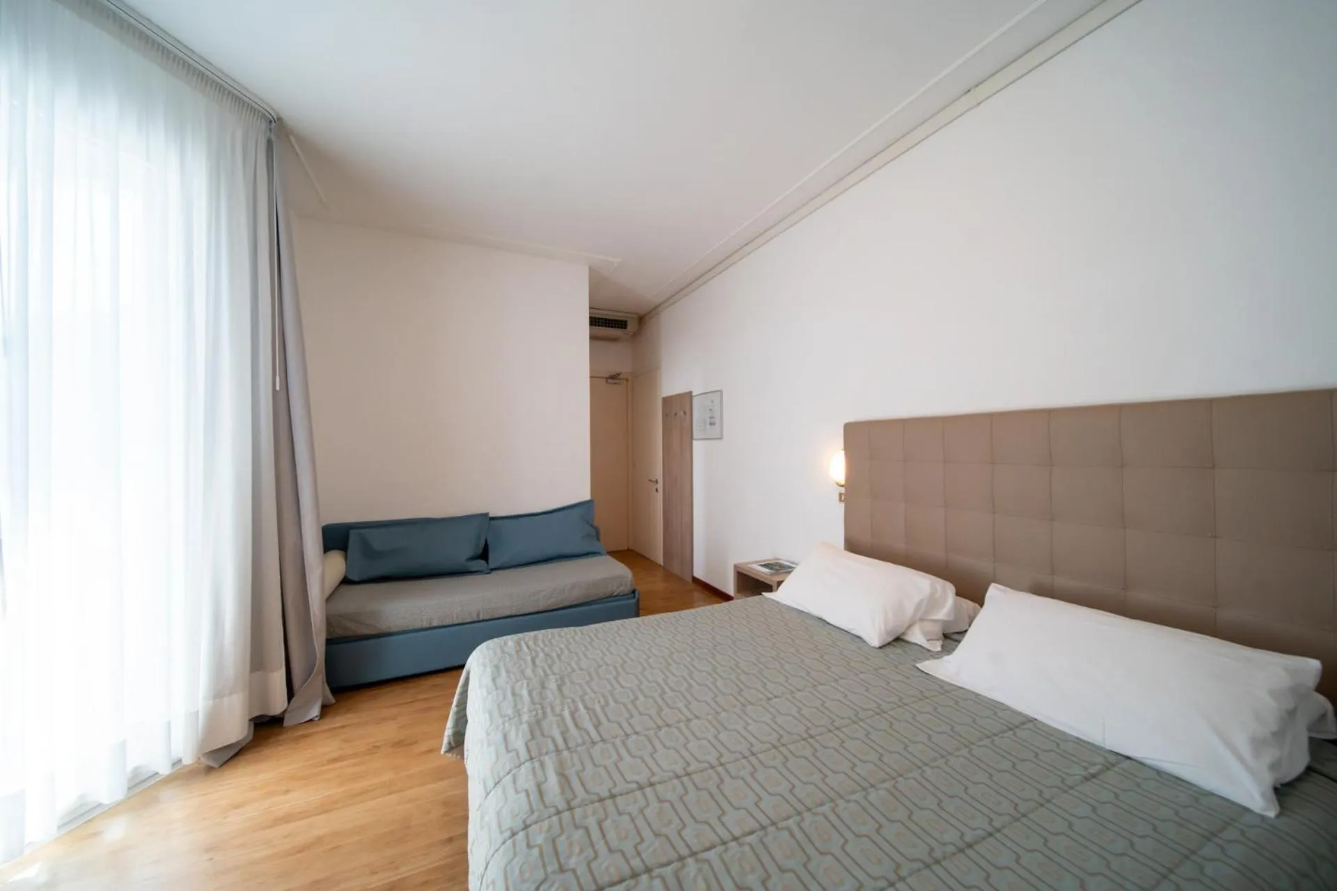 Bedroom, Bed in Hotel Palma de Majorca