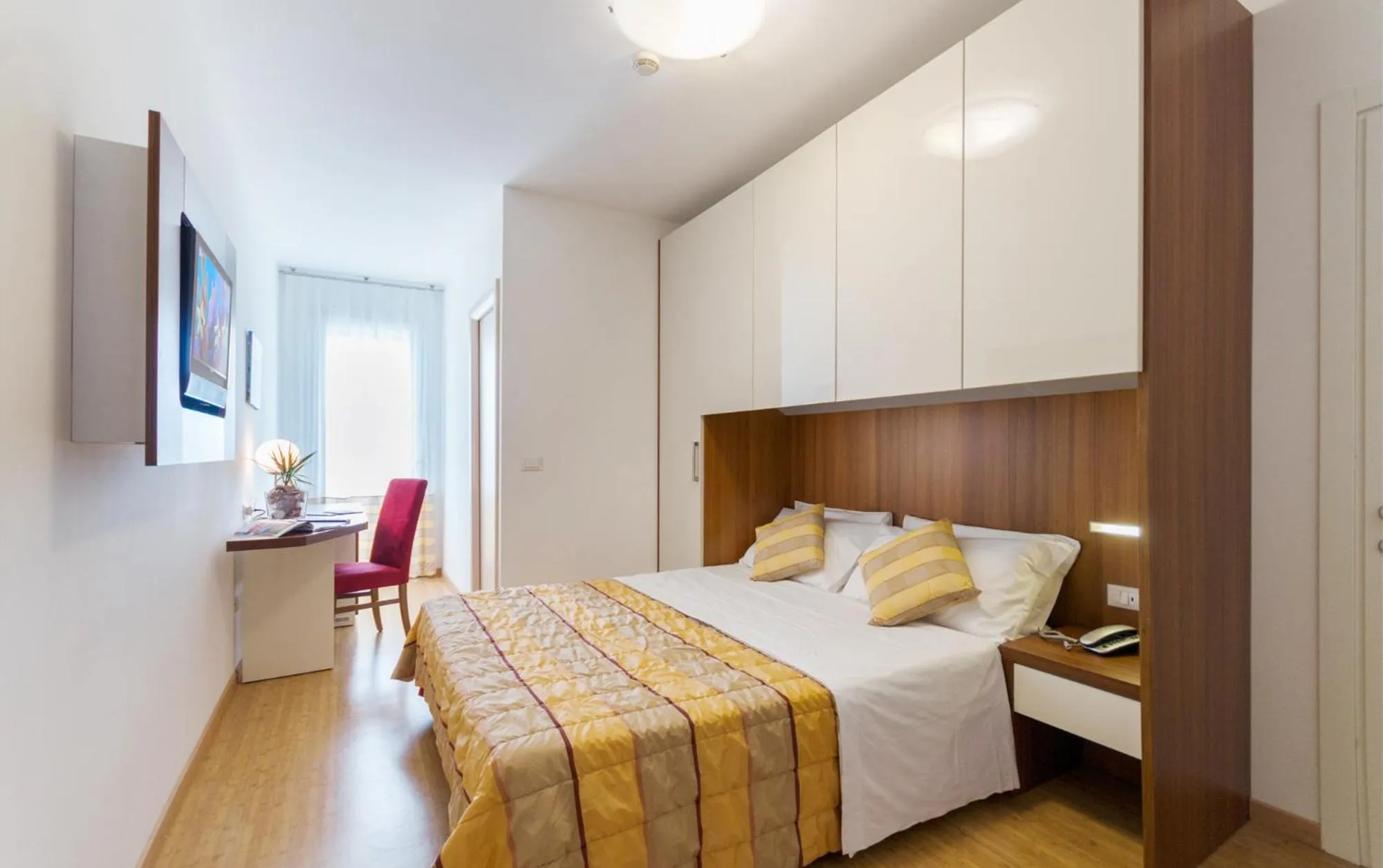 Bedroom, Bed in Hotel Palma de Majorca