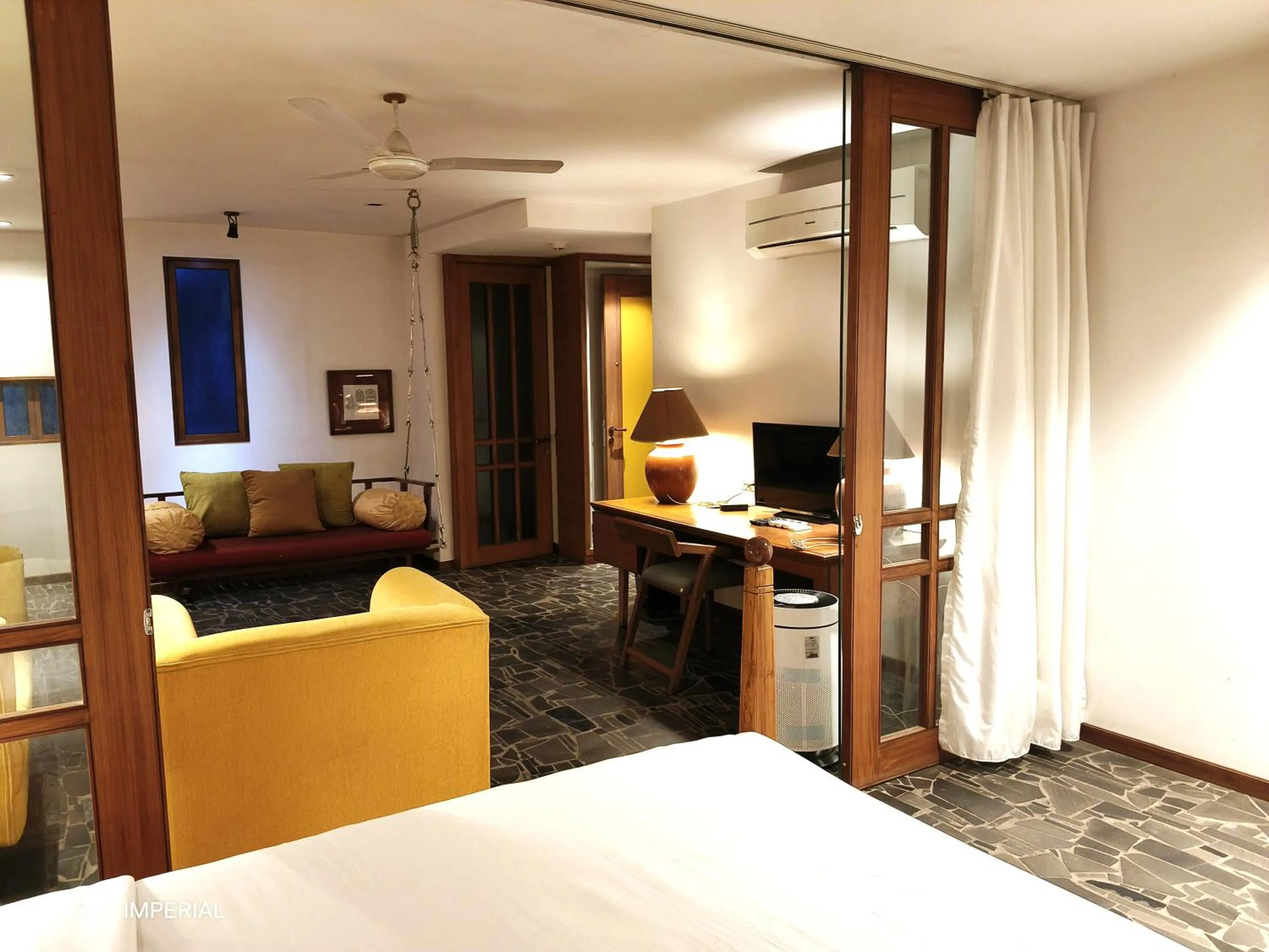 Communal lounge/ TV room, Bed in The Sky Imperial Aarivaa Luxury Stays