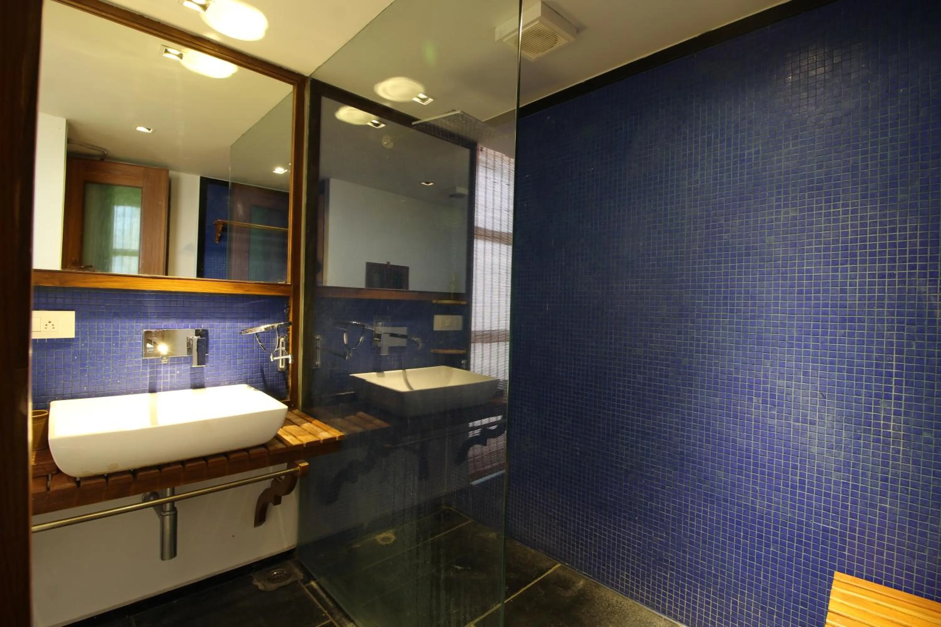 Bathroom in The Sky Imperial Aarivaa Luxury Stays