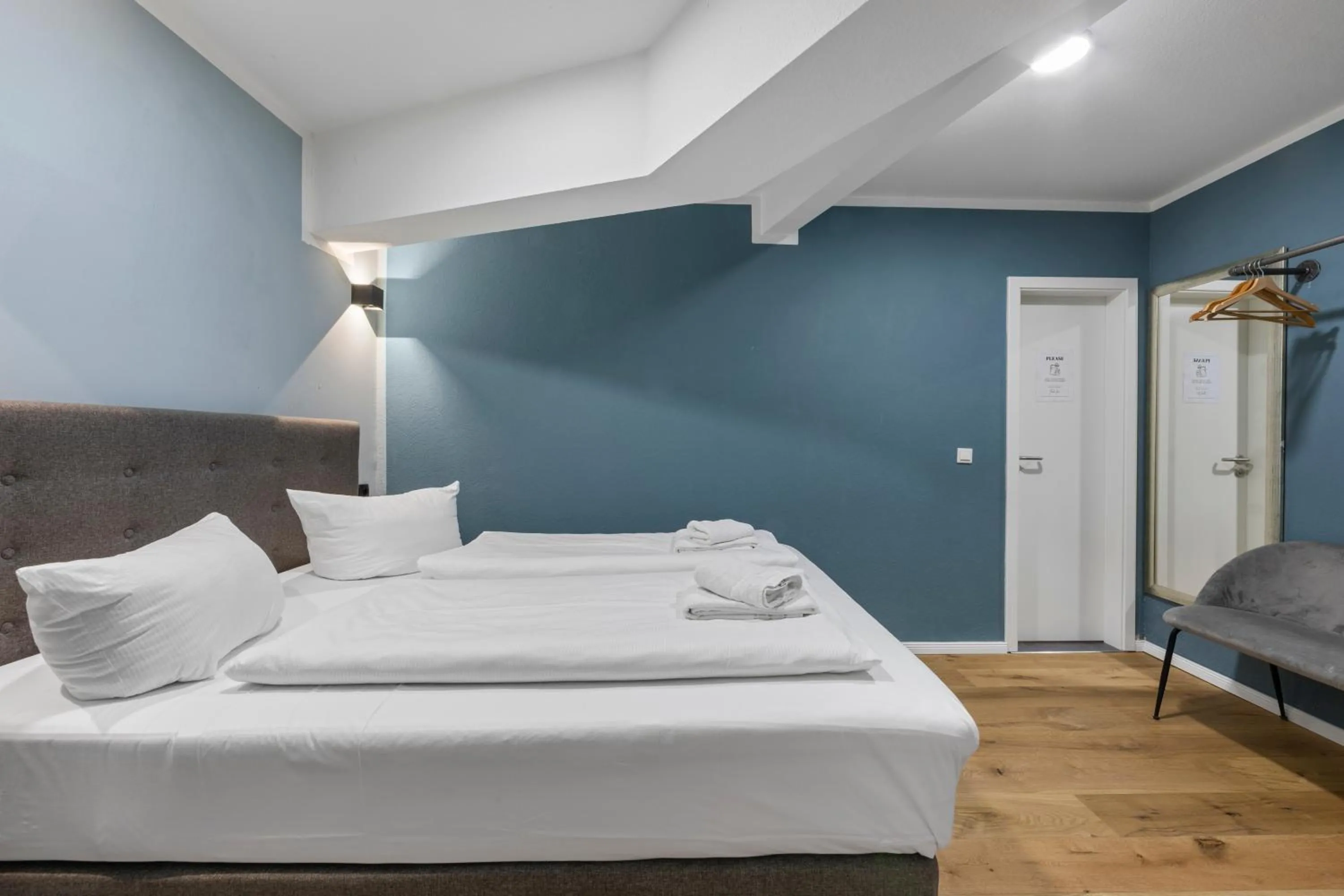 Bedroom, Bed in Big family apartment Berlin Treptower Park