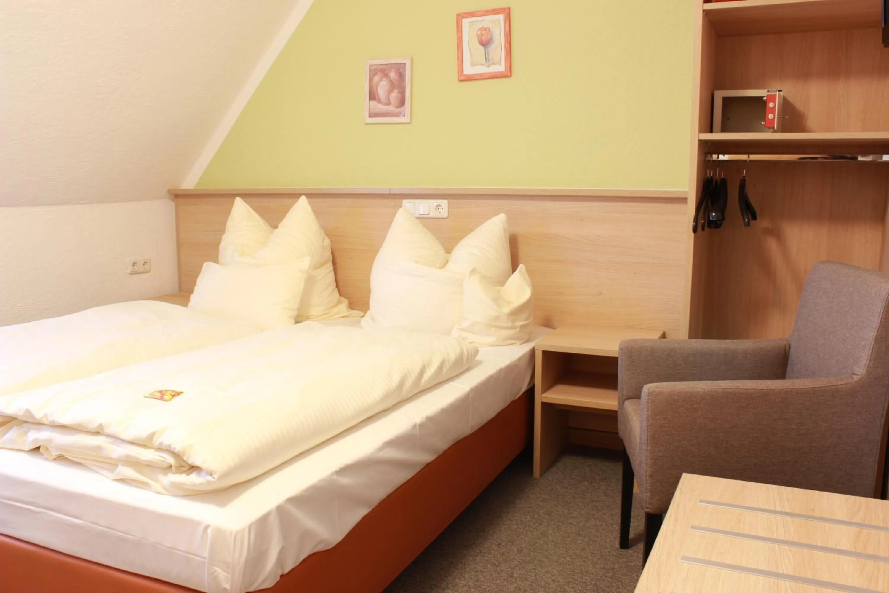 Photo of the whole room, Bed in Rathausstuben