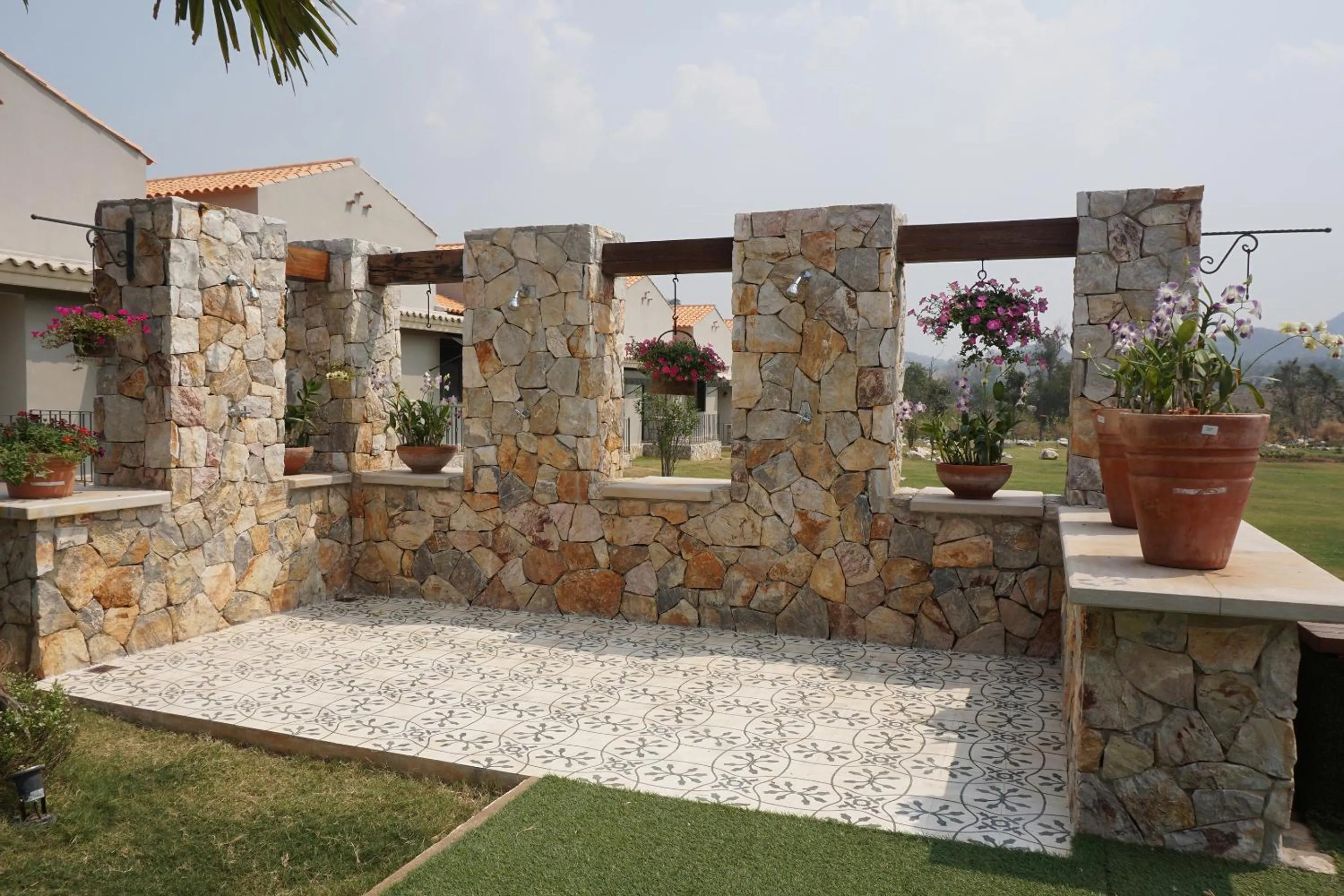 Shower in Mela Garden Retreat Cottage