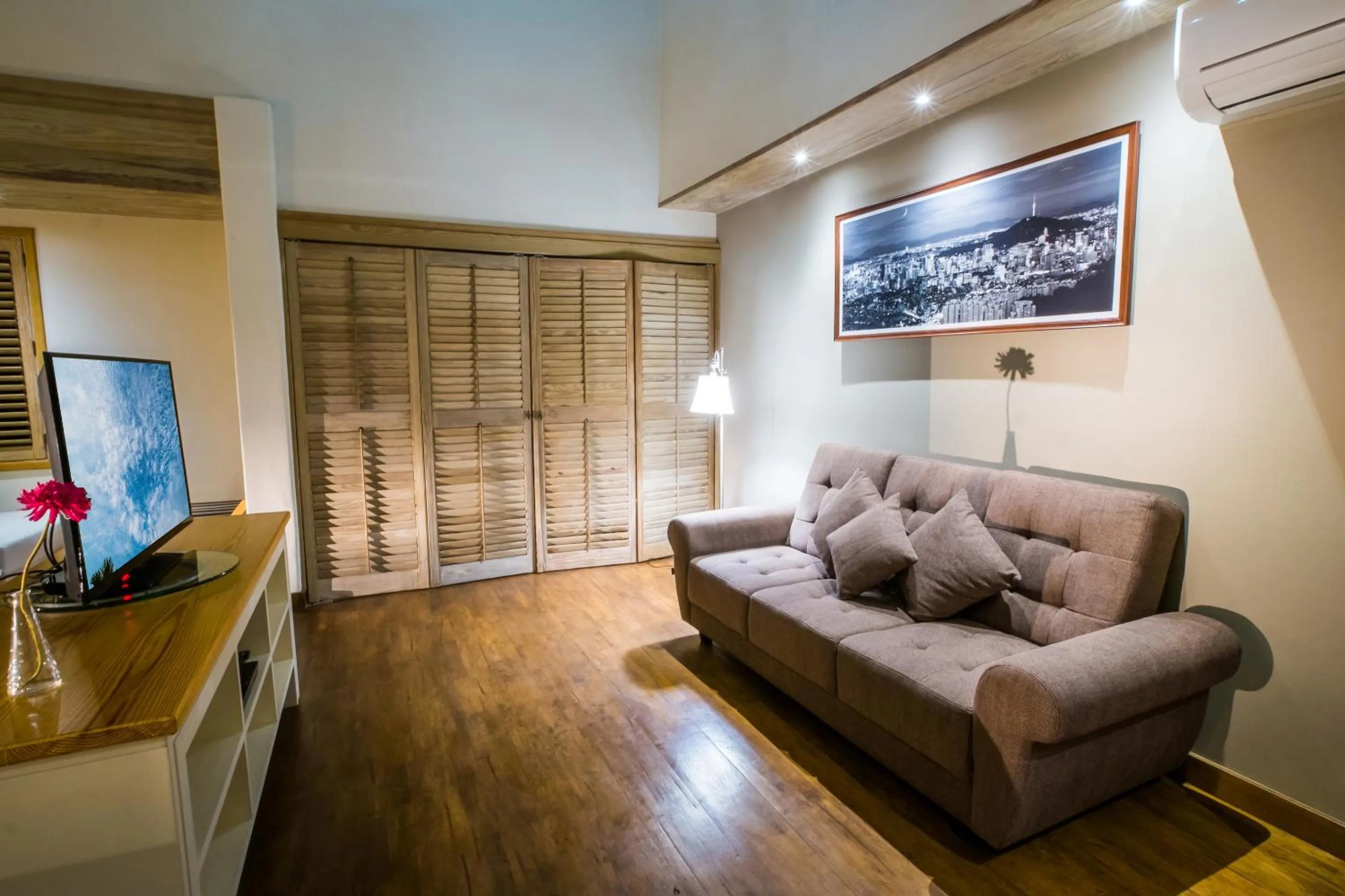 Living room in Mela Garden Retreat Cottage