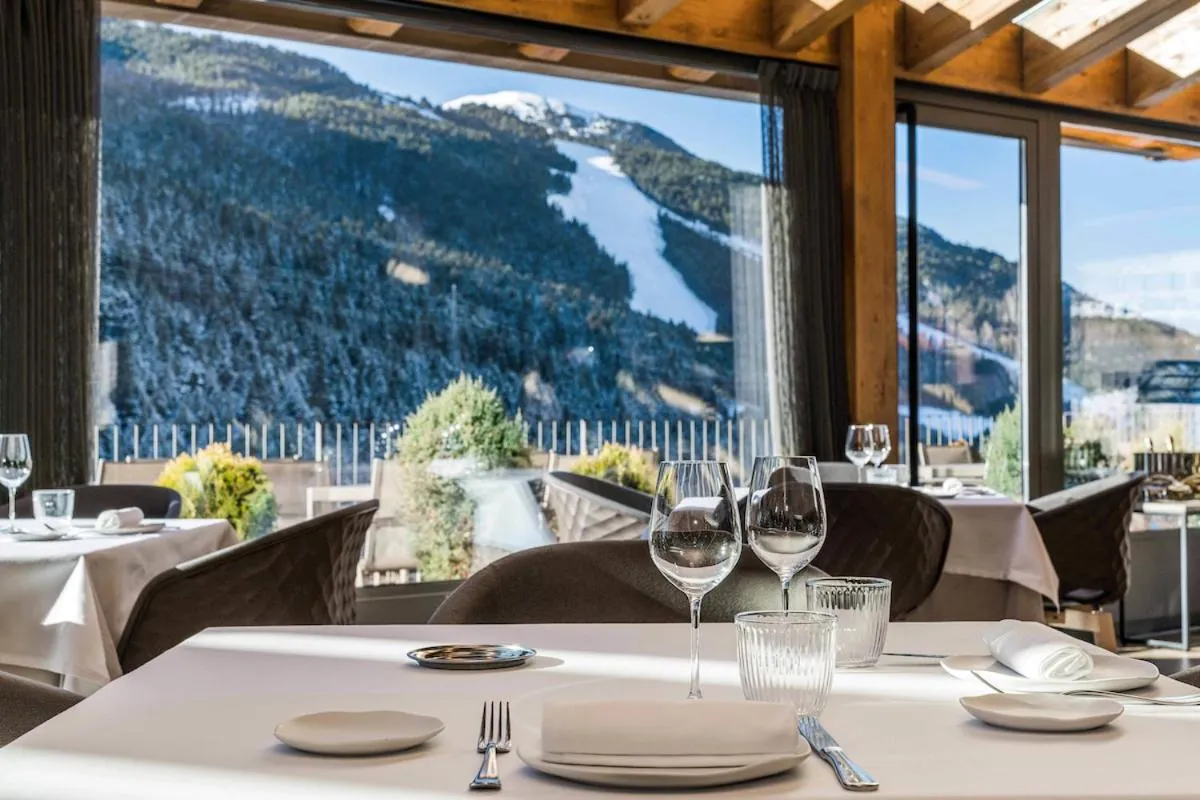 Restaurant/places to eat in Hotel Naudi Boutique Adults only