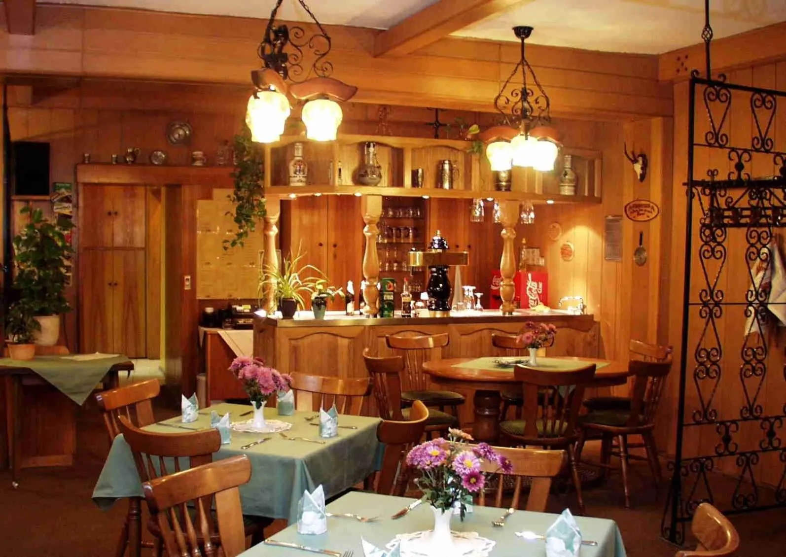 Restaurant/places to eat in Hotel Gasthof zum Walfisch