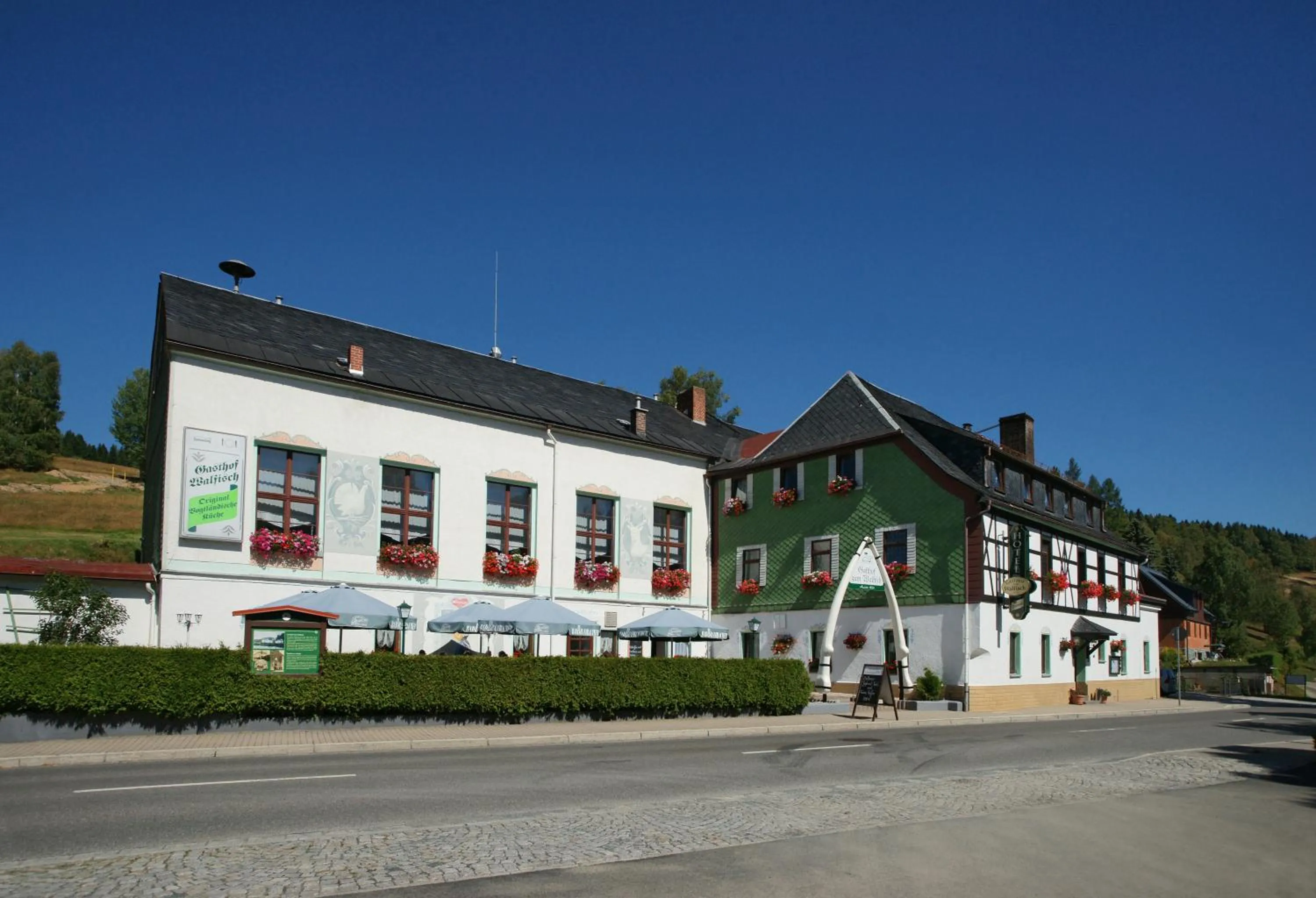 Facade/entrance in Hotel Gasthof zum Walfisch