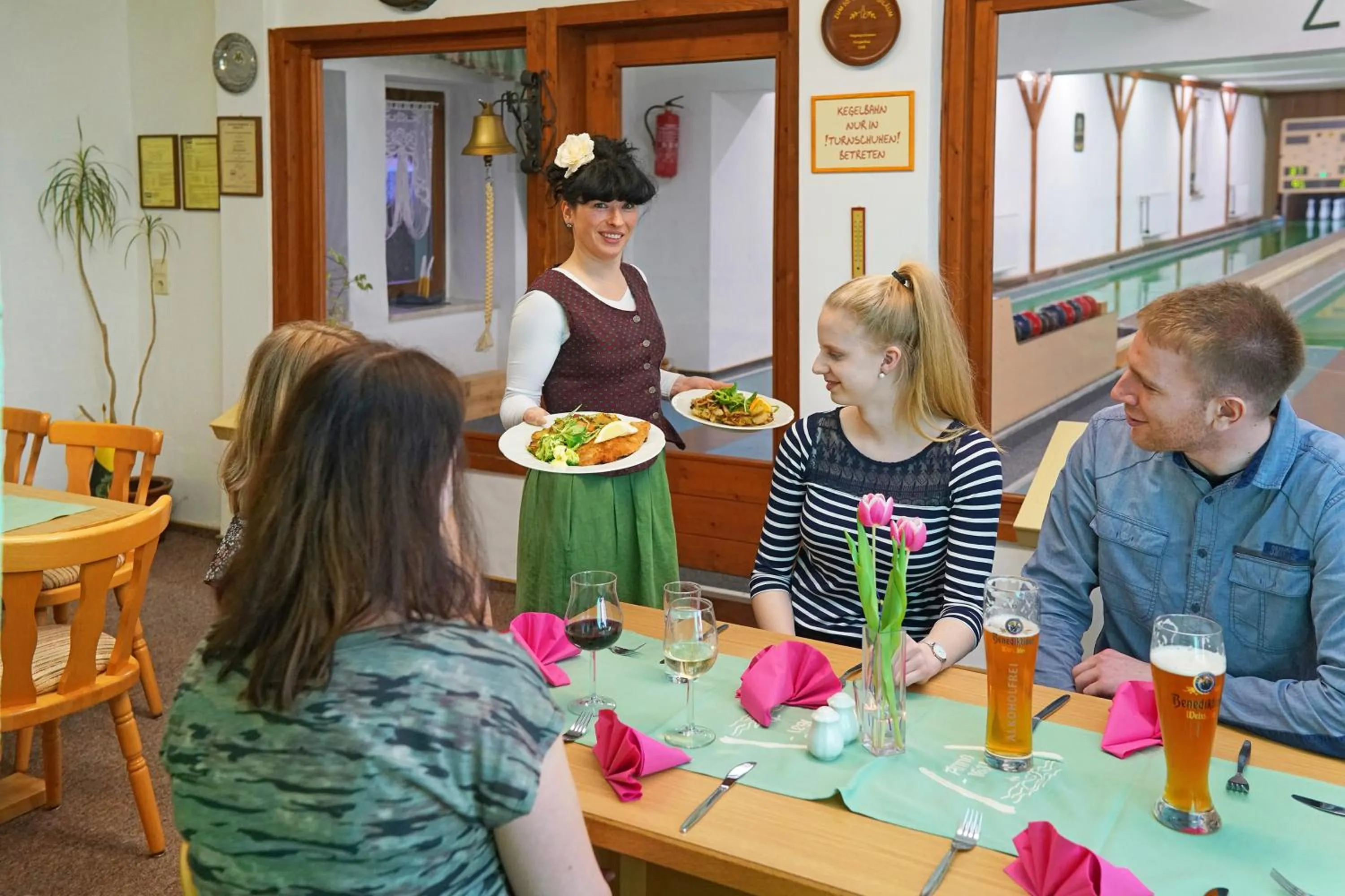 Food and drinks in Hotel Gasthof zum Walfisch