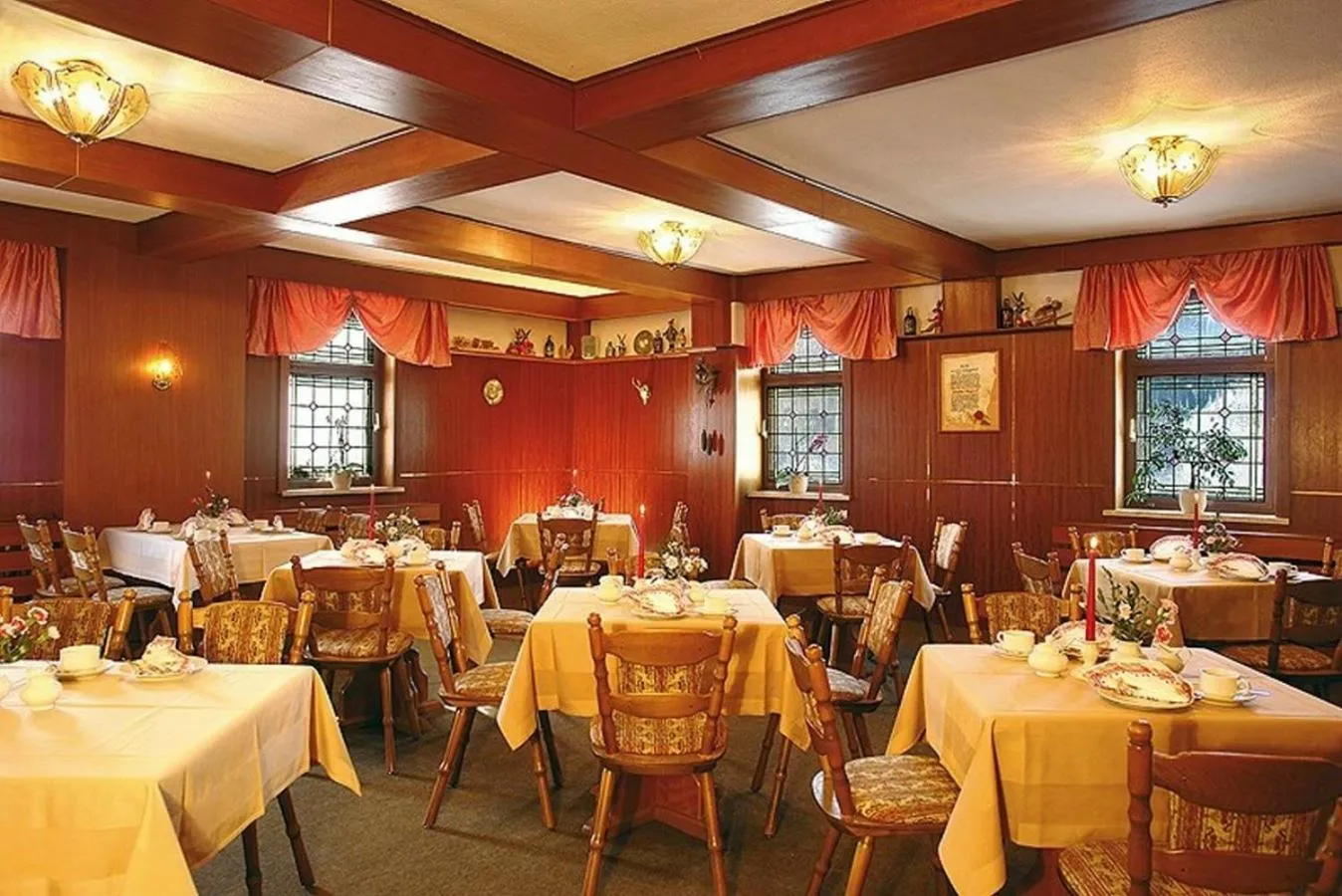 Restaurant/places to eat in Hotel Gasthof zum Walfisch