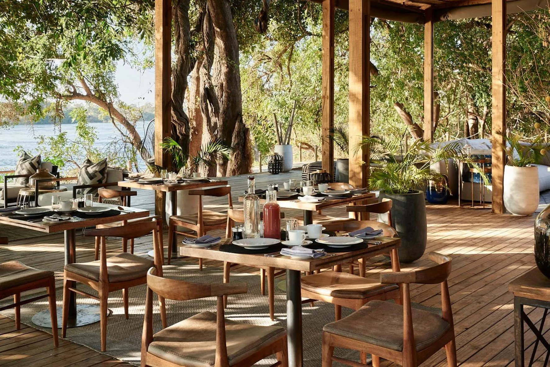 Restaurant/places to eat in Victoria Falls River Lodge