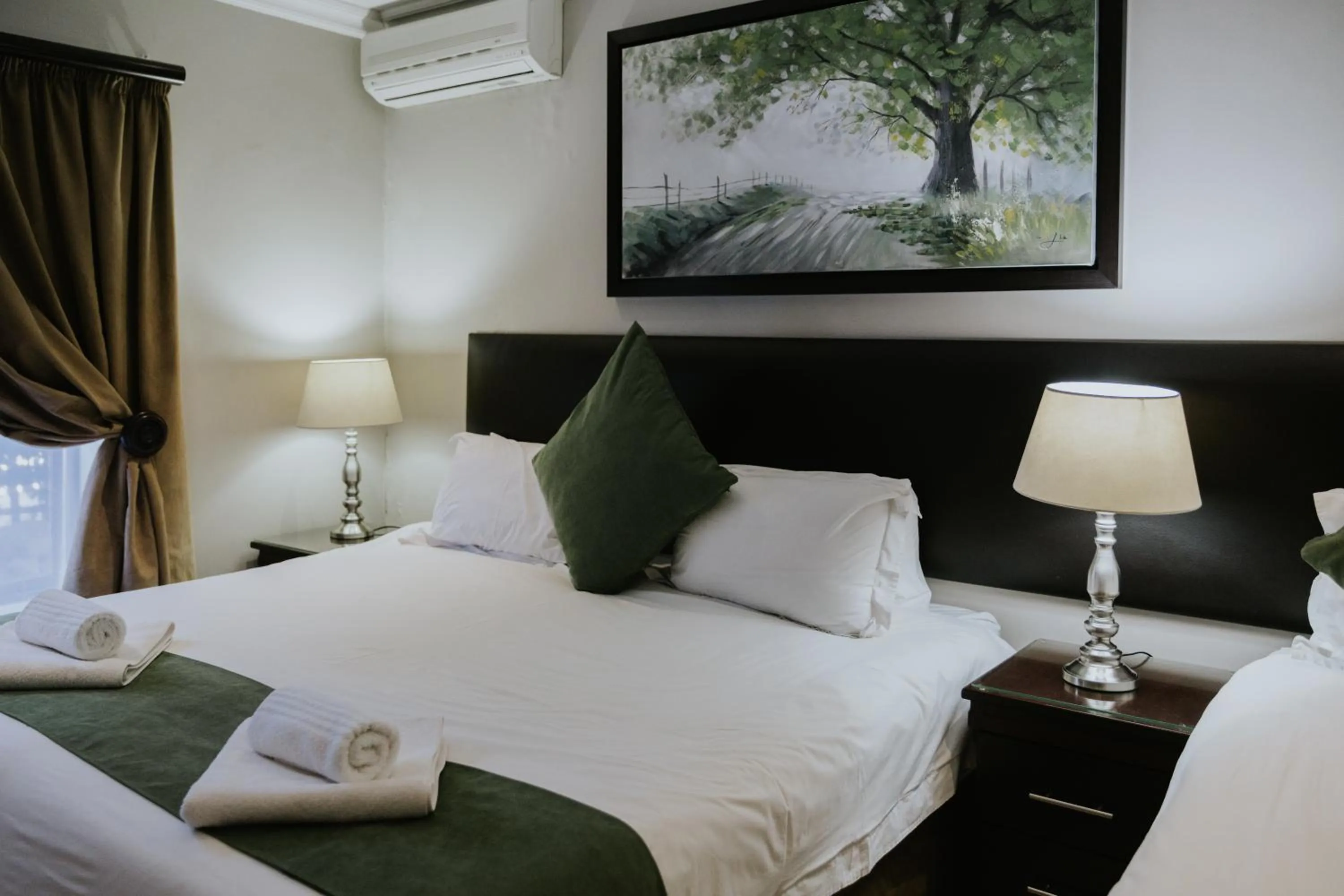 Family, Bed in Le Grand Chateau Hotel