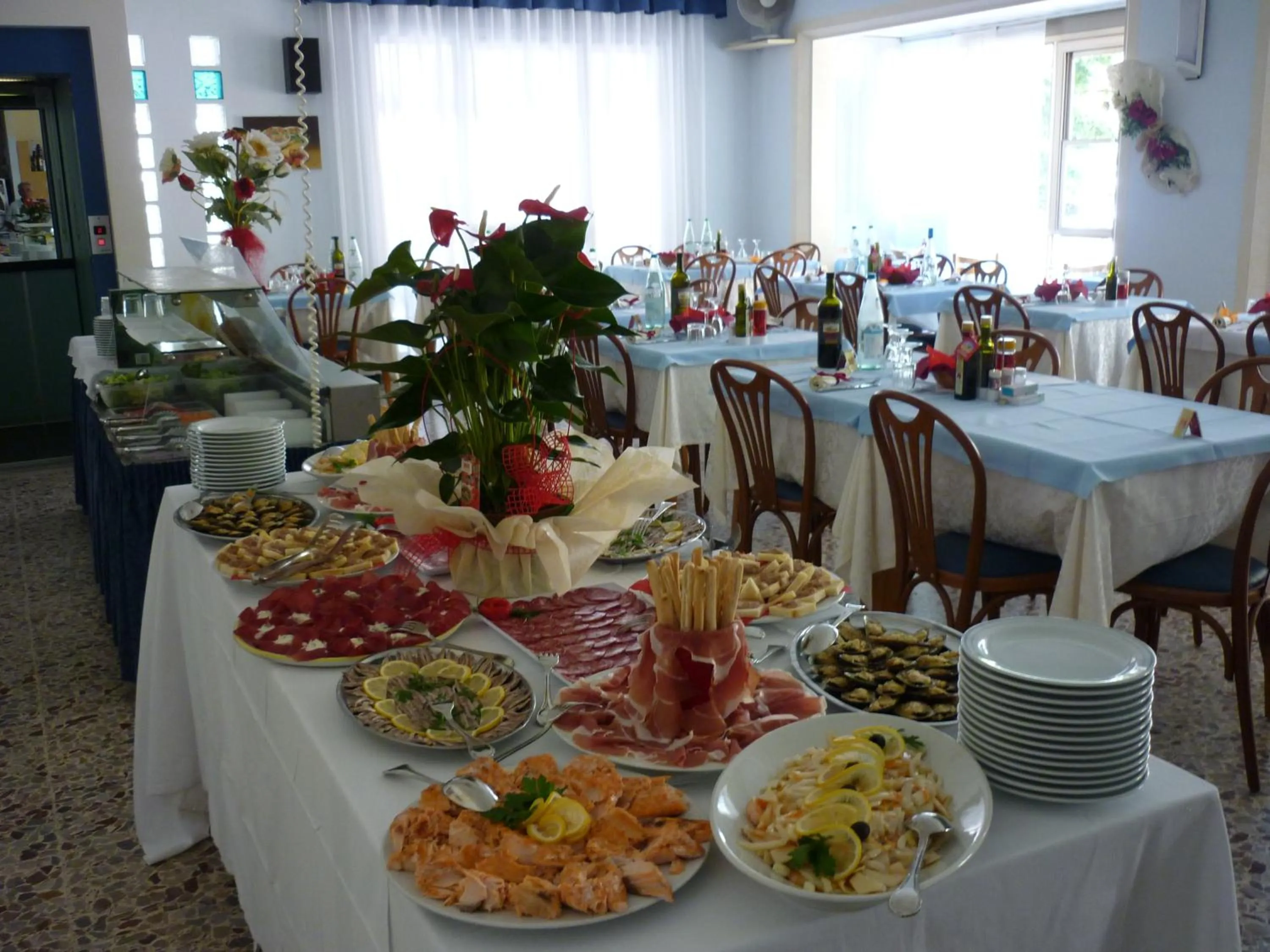Restaurant/places to eat in Hotel Latini