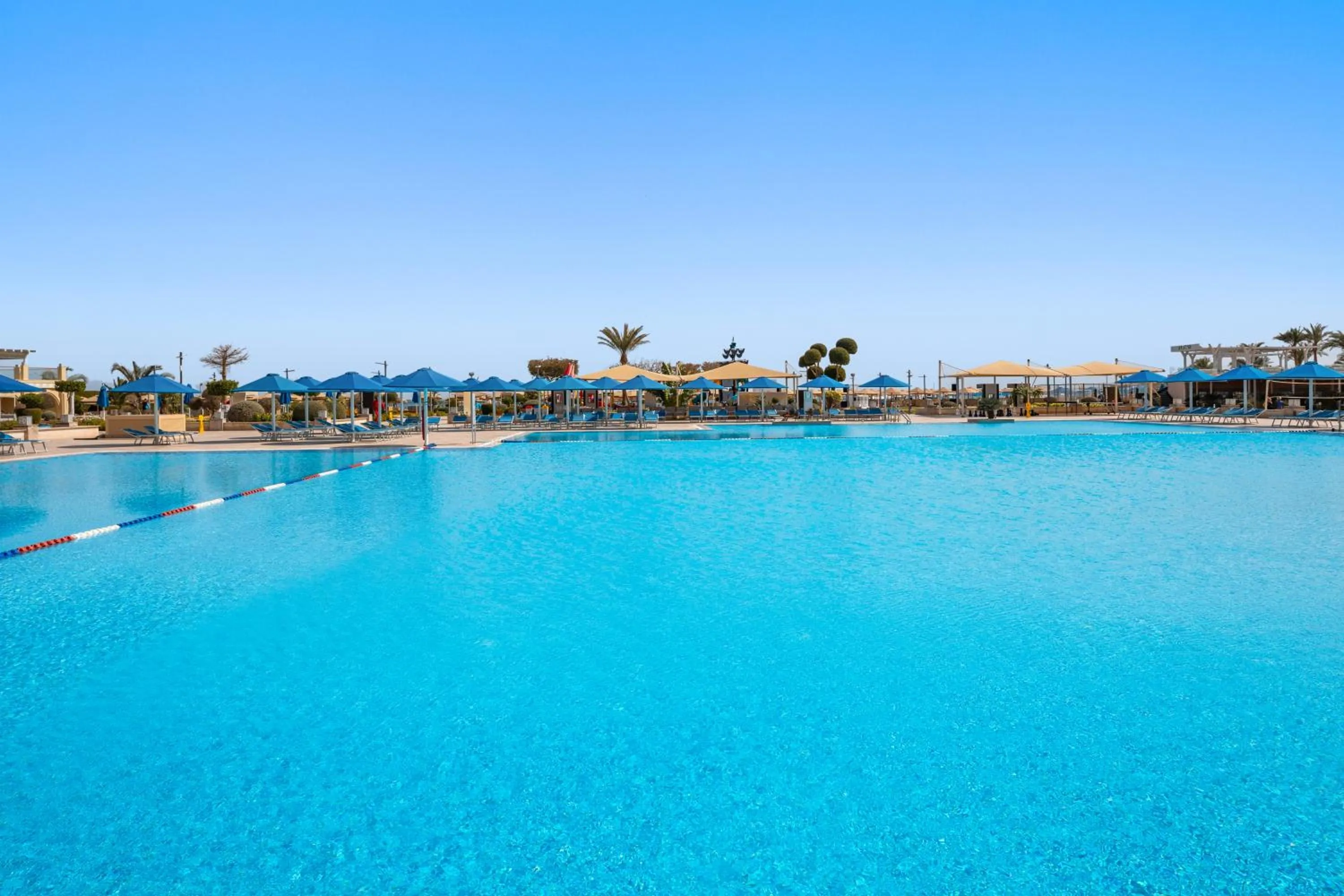 Swimming pool in Pickalbatros White Beach Resort - Hurghada