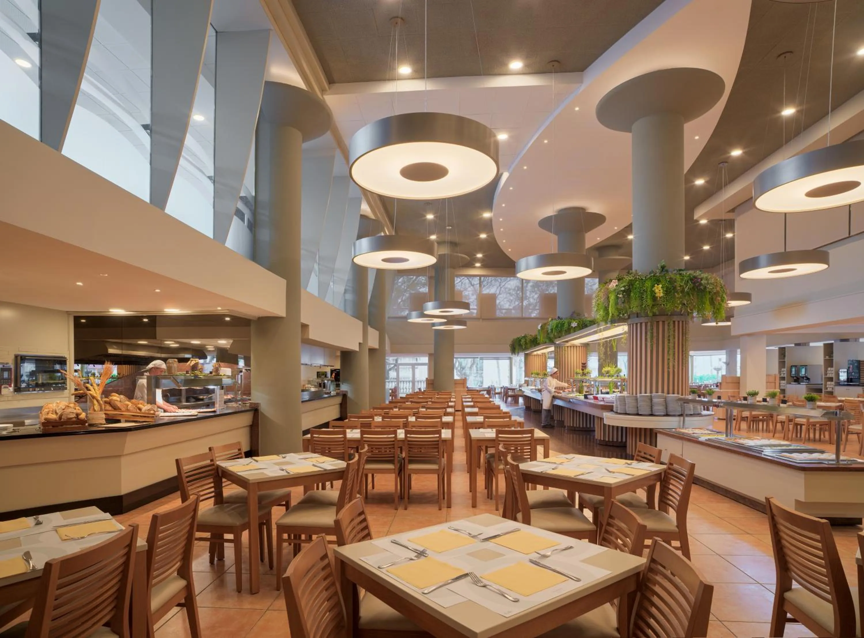 Restaurant/places to eat in Ponient Dorada Palace by PortAventura World