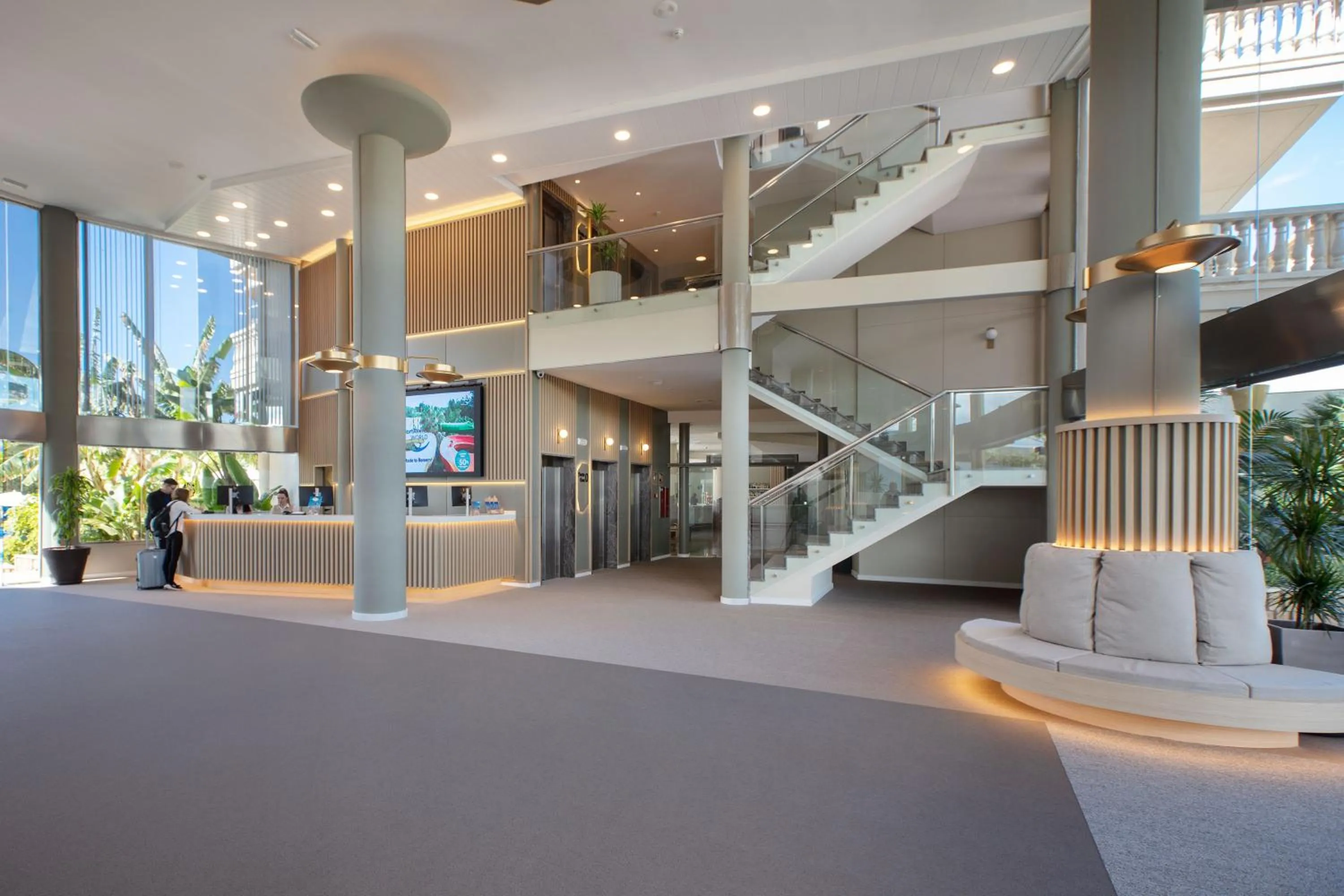 Lobby or reception in Ponient Dorada Palace by PortAventura World