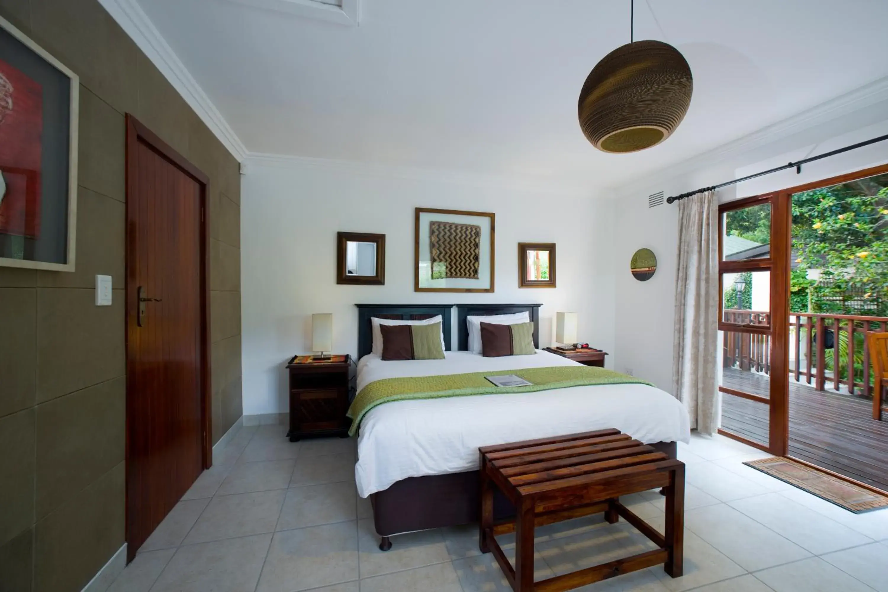 Luxury Double or Twin Room with Garden View in Candlewood Lodge Luxury Double or Twin Room with Garden View in Candlewood Lodge