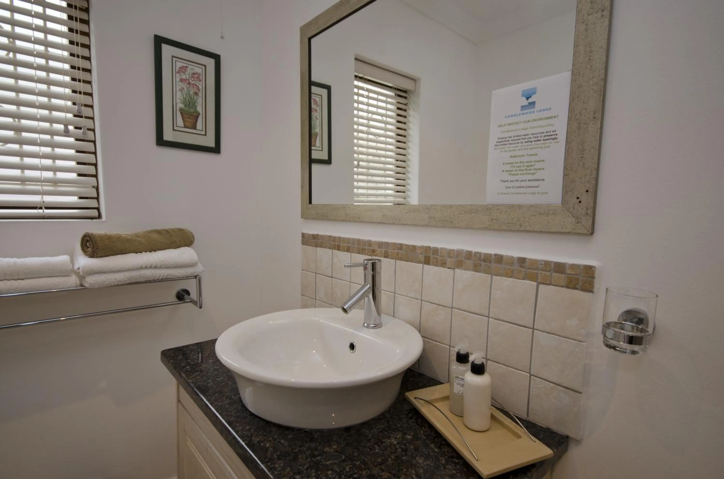 Bathroom in Candlewood Lodge