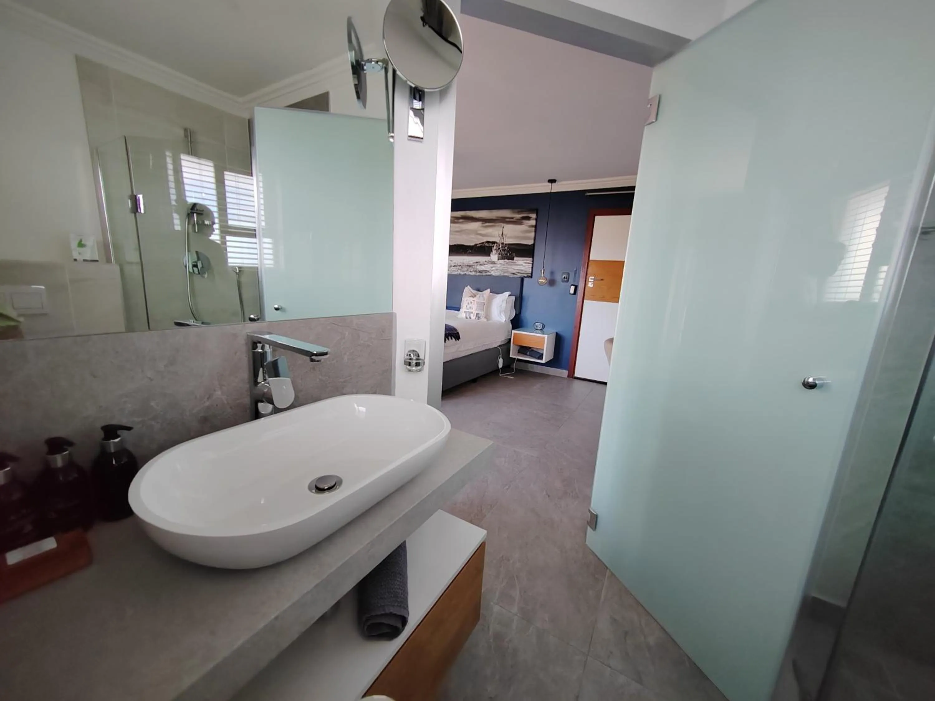 Shower in Candlewood Lodge