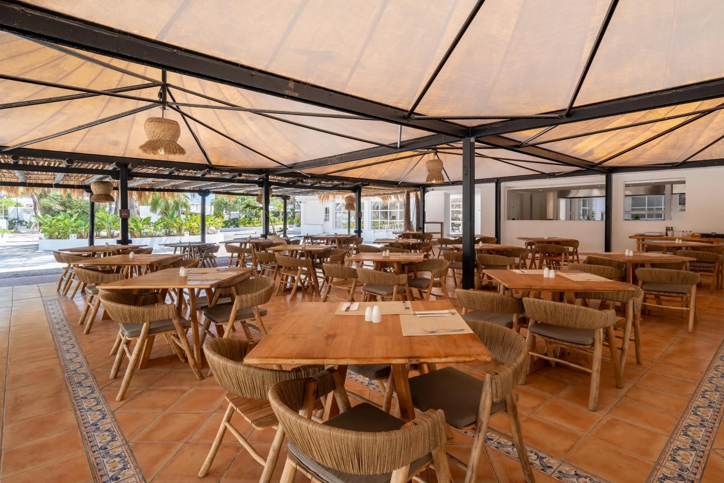 Restaurant/places to eat in FERGUS Style Punta Arabi