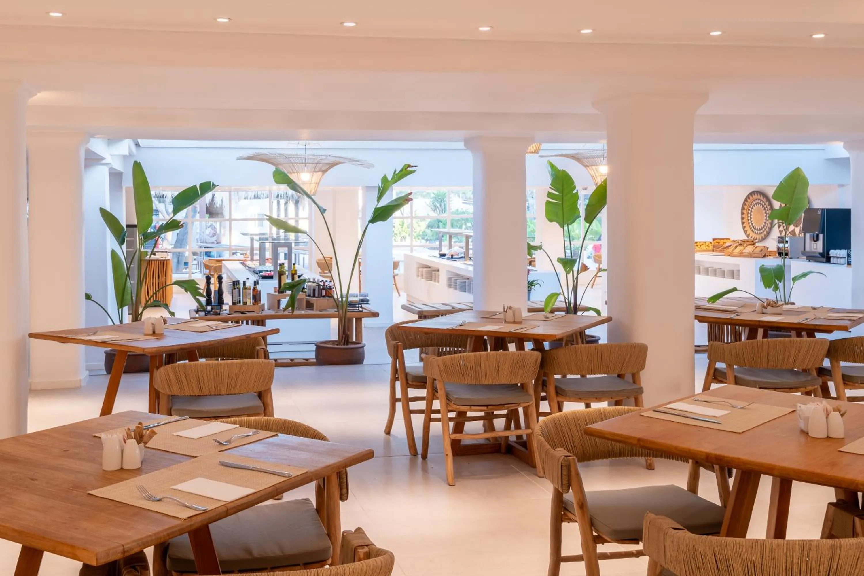 Restaurant/places to eat in FERGUS Style Punta Arabi