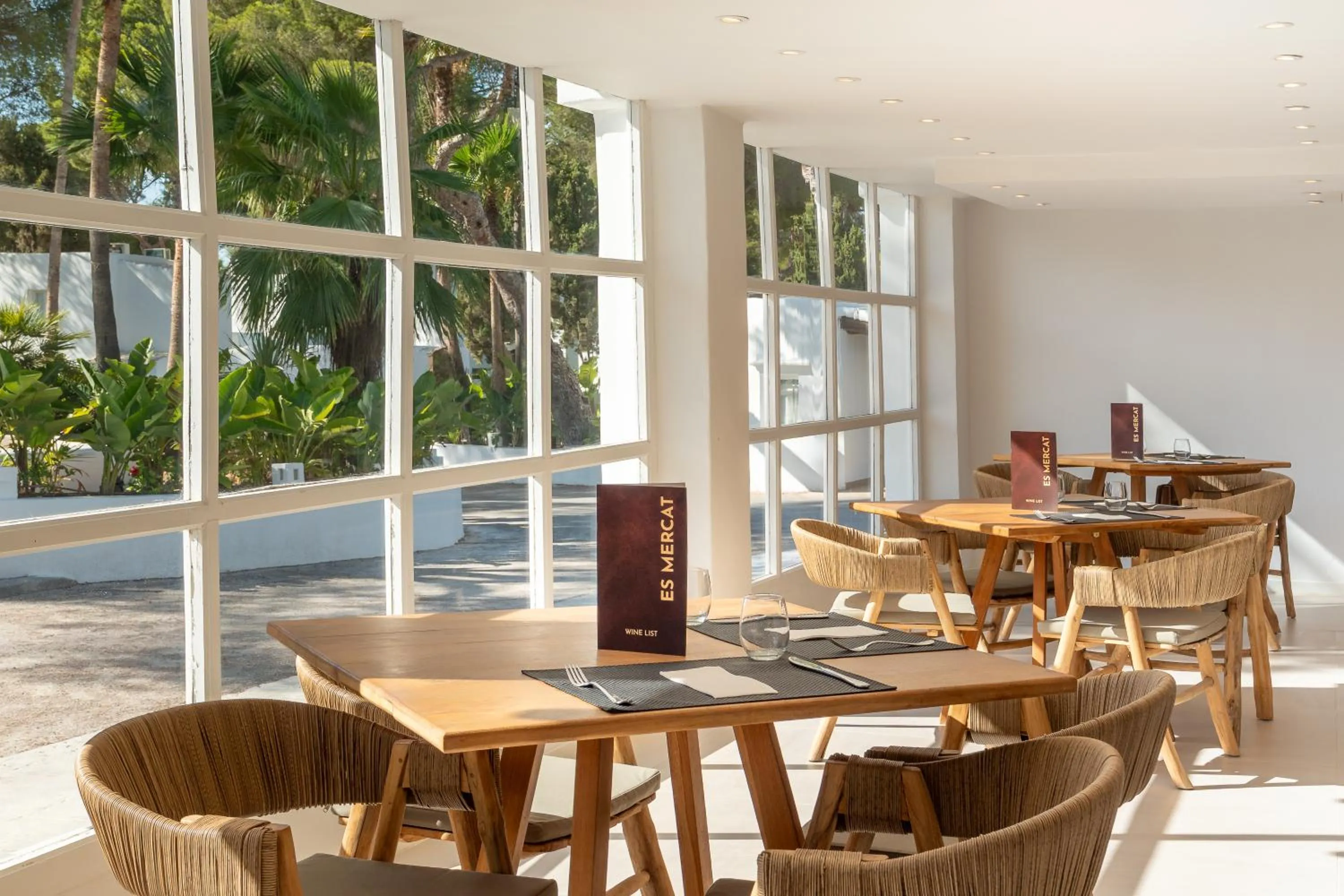 Restaurant/places to eat in FERGUS Style Punta Arabi