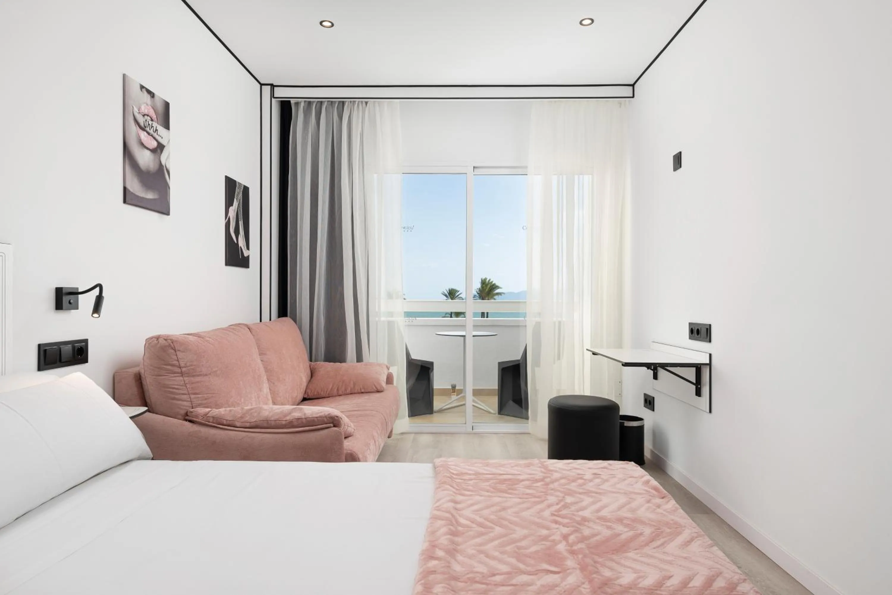 Sea view, Bed in Hotel Condesa