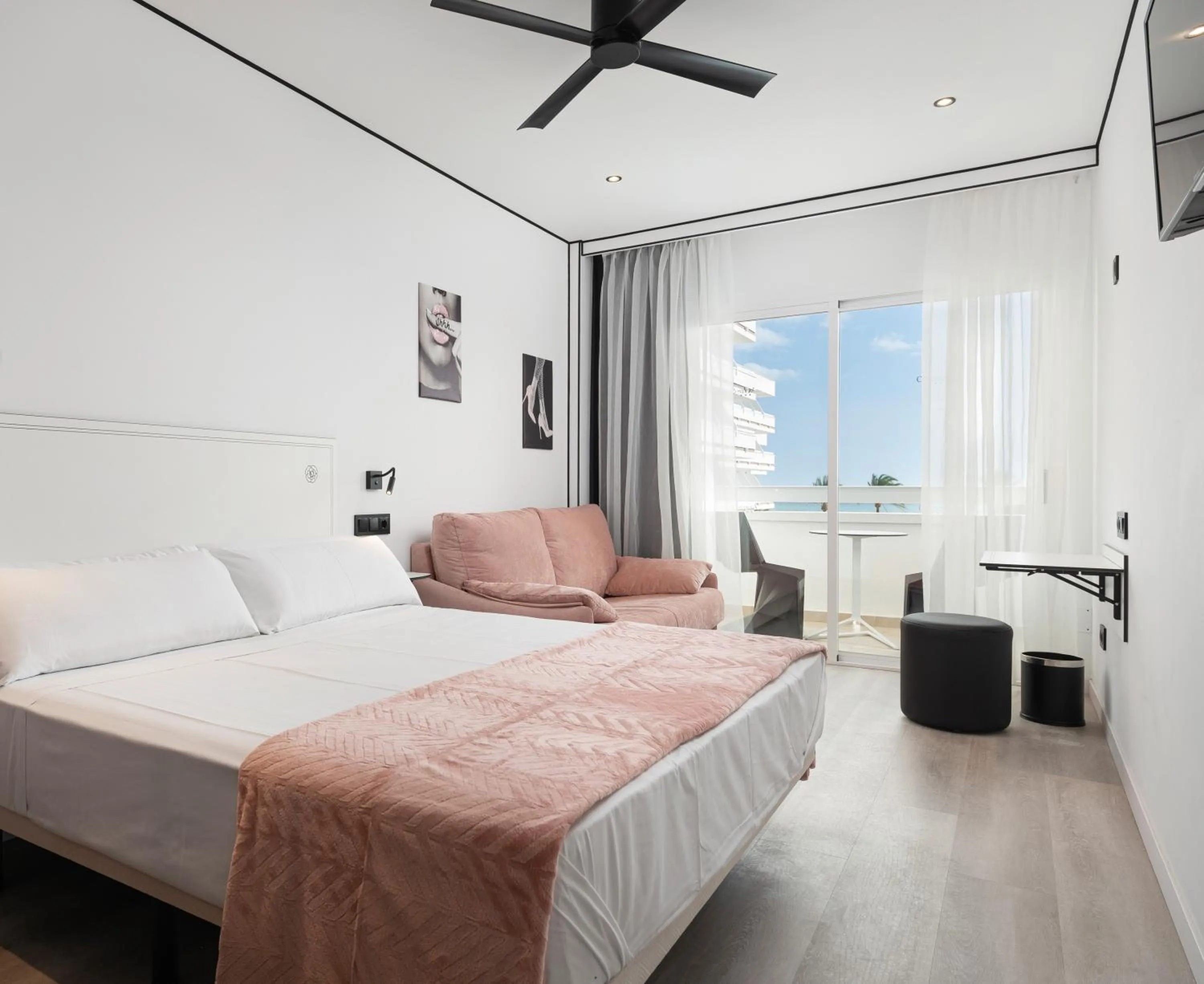 Bed in Hotel Condesa