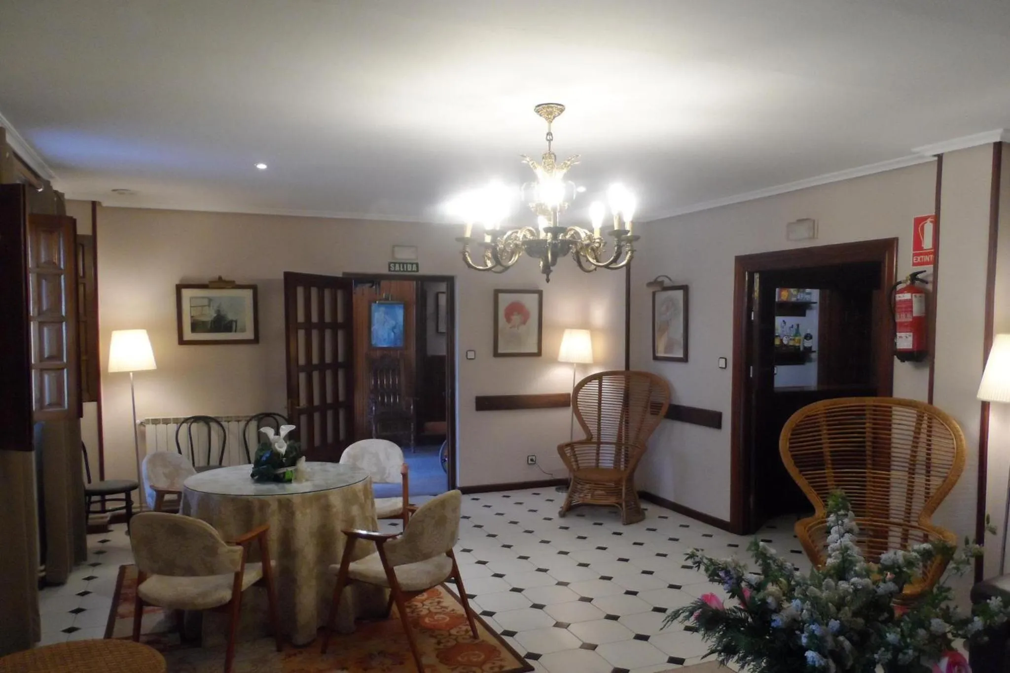 Communal lounge/ TV room in Hotel Los Hidalgos