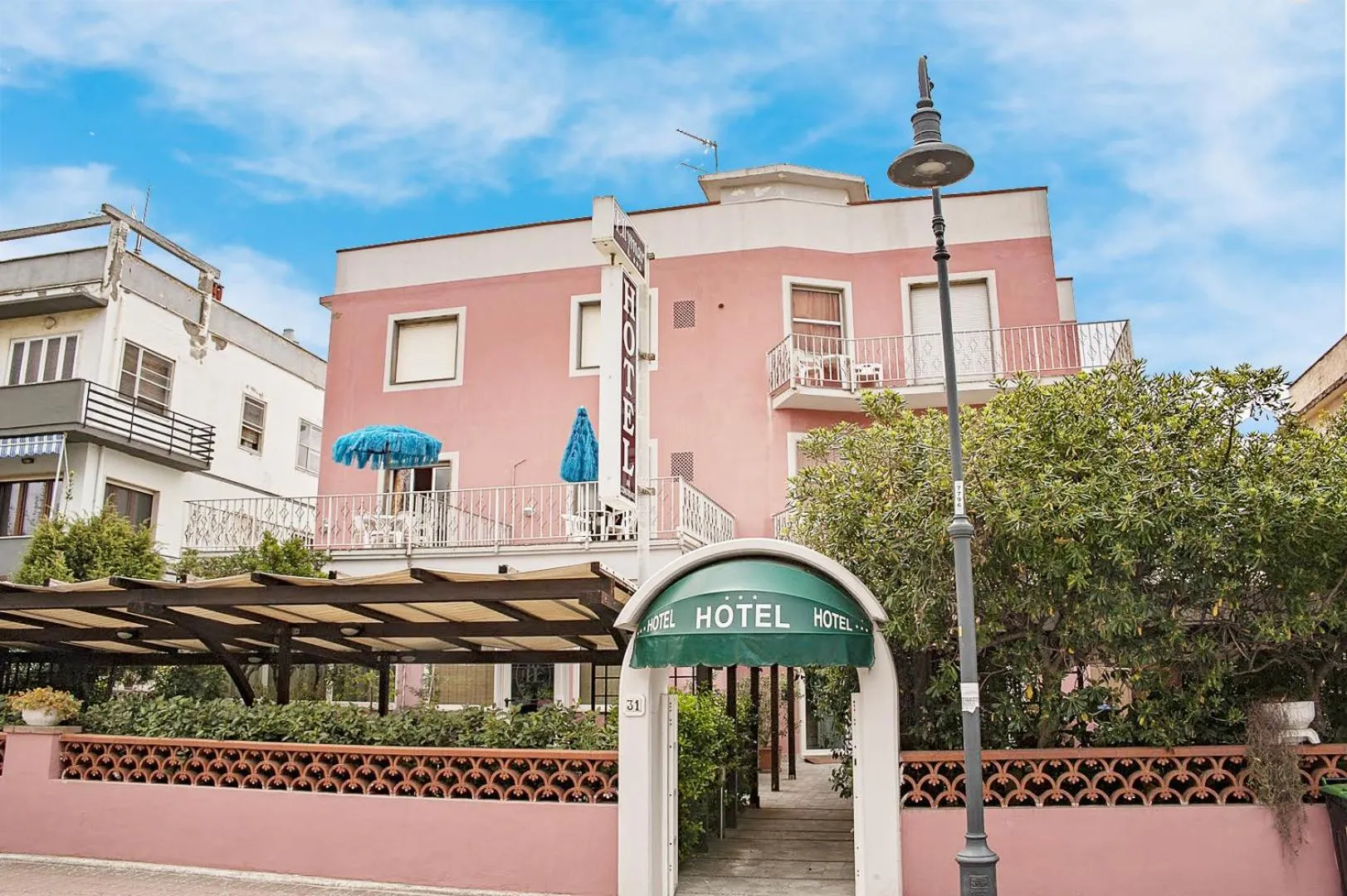 Property building in Hotel Ellymar