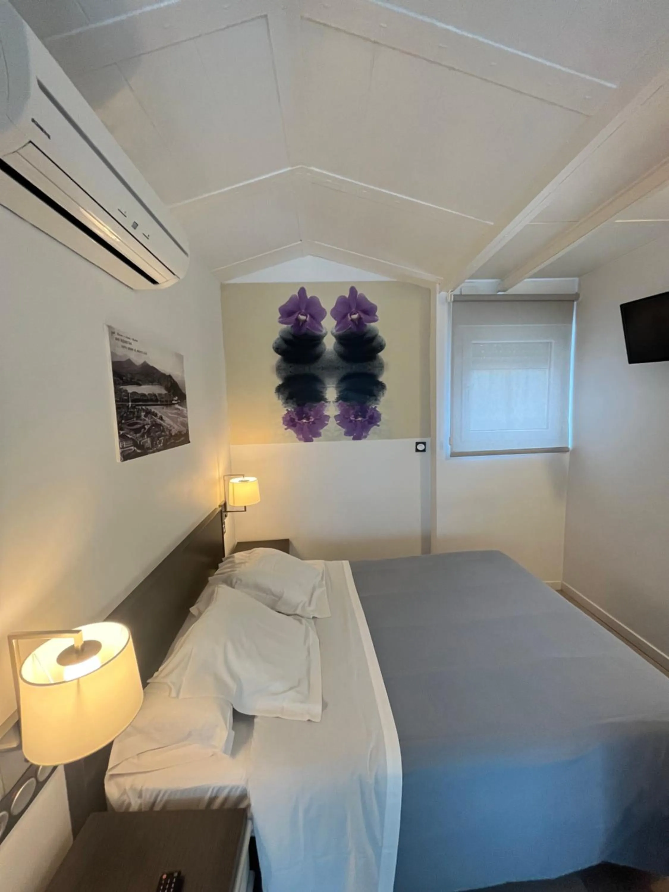 Photo of the whole room, Bed in Hotel Punta Monpas