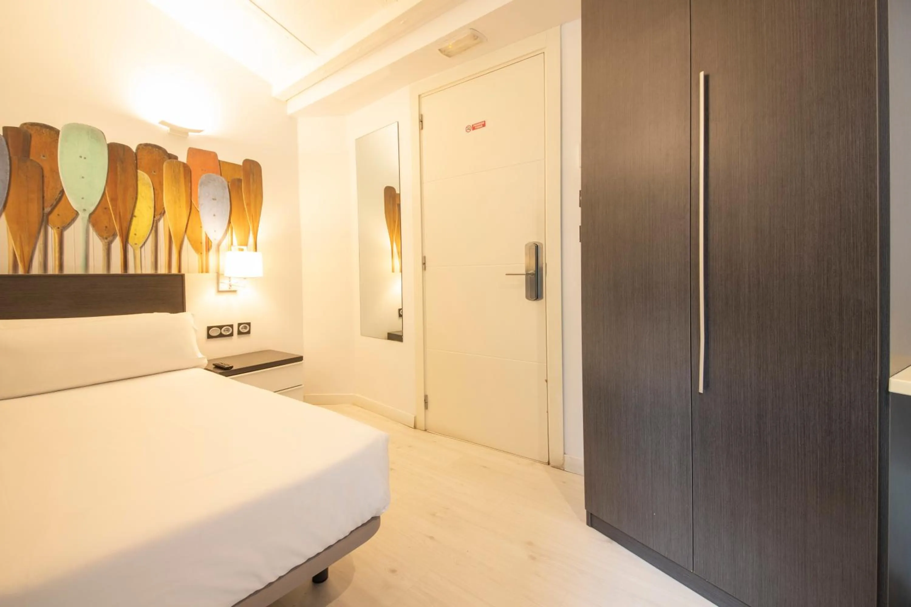 Bed in Hotel Punta Monpas