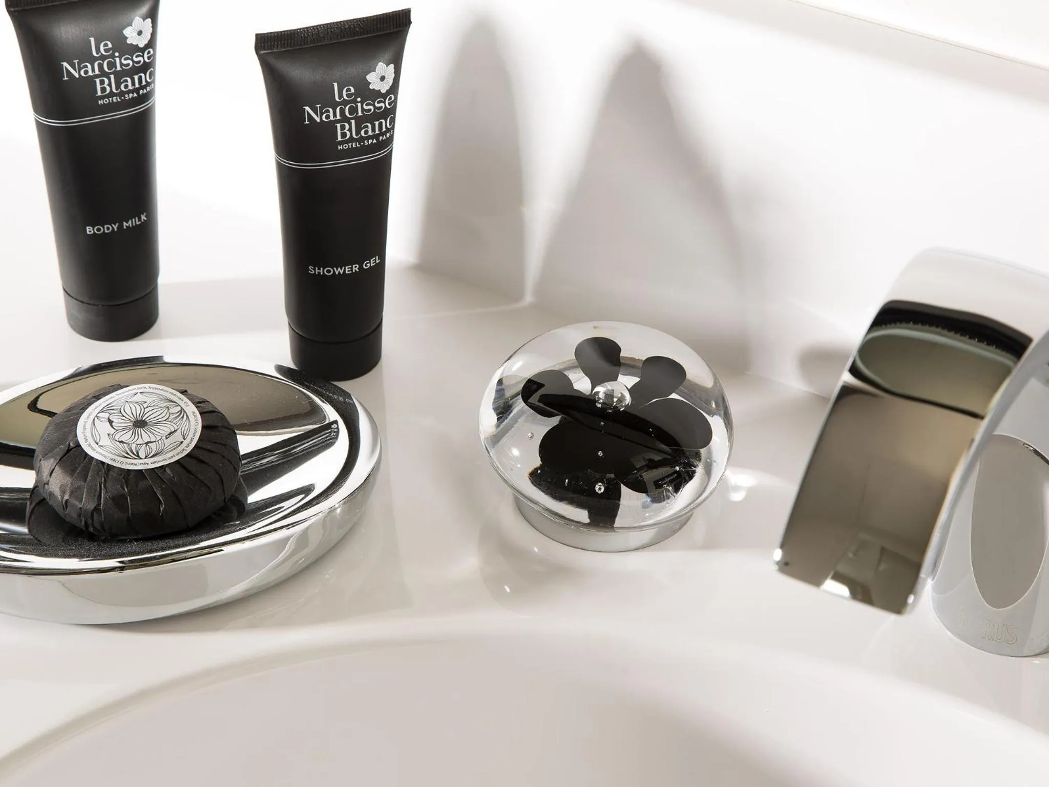 Bathroom in Le Narcisse Blanc