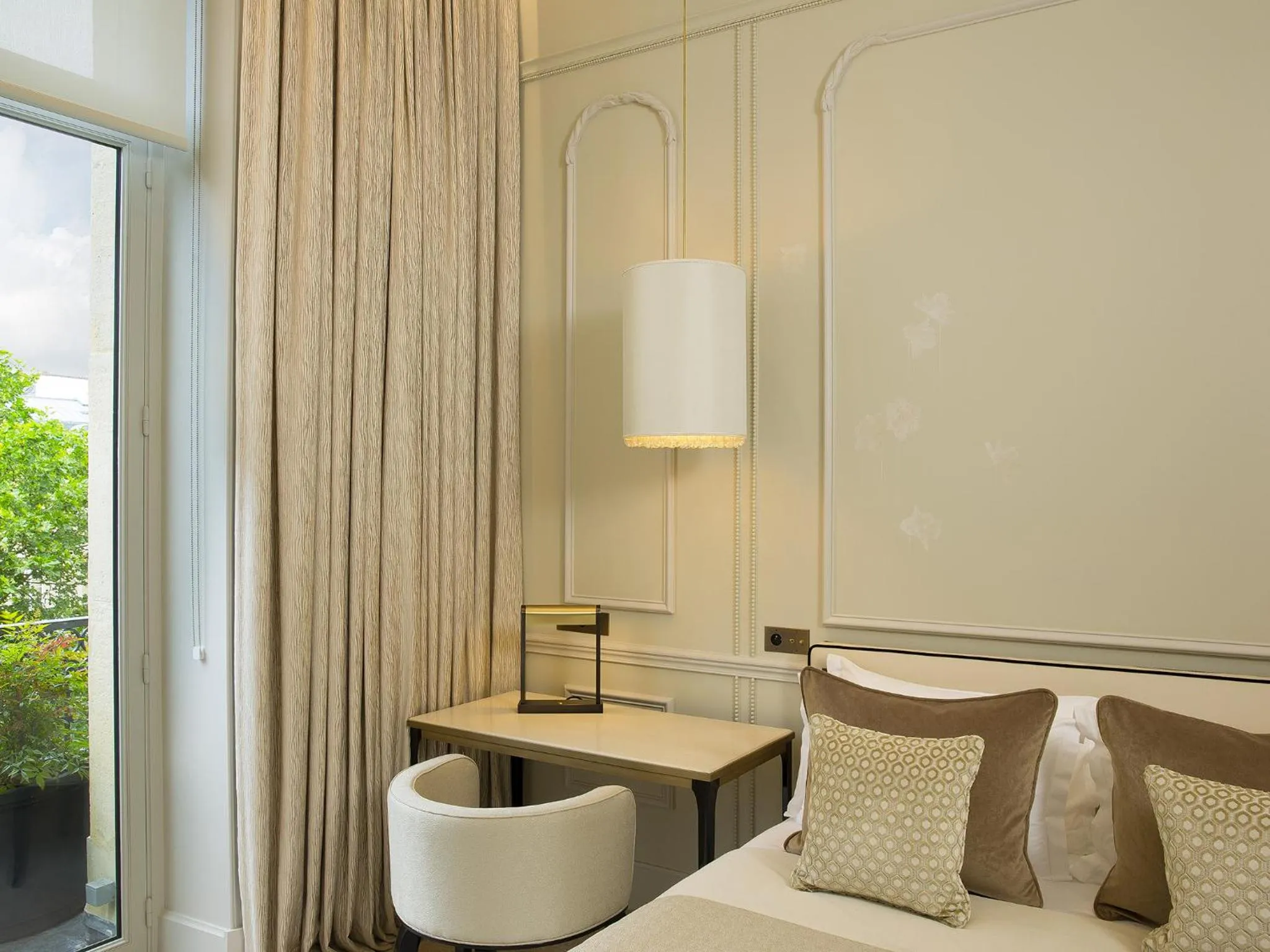 Bedroom in Le Narcisse Blanc