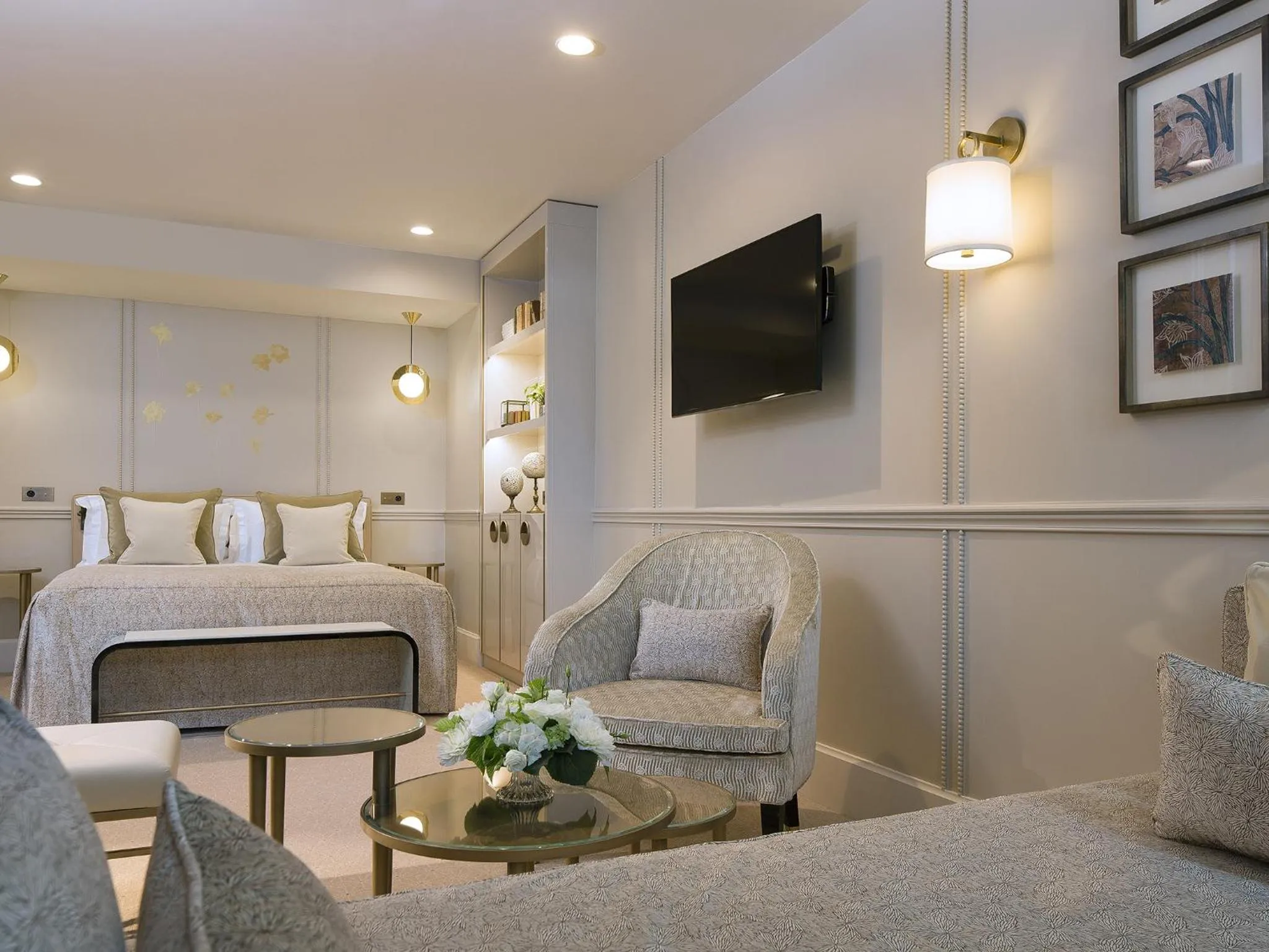 Bedroom, Bed in Le Narcisse Blanc