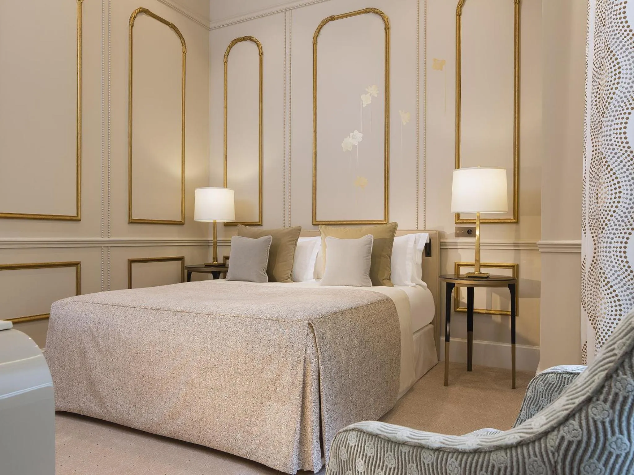 Bedroom, Bed in Le Narcisse Blanc