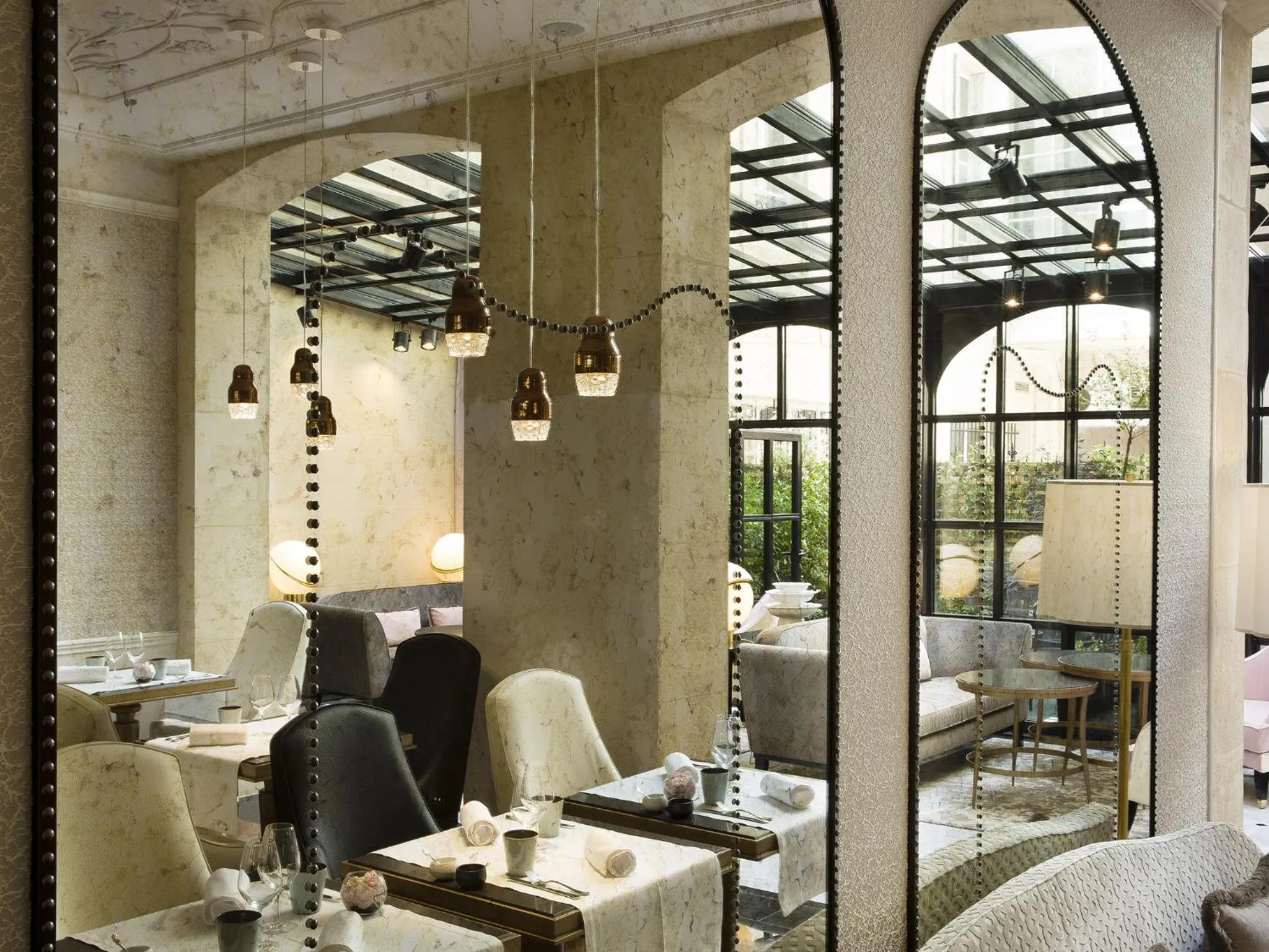 Restaurant/places to eat in Le Narcisse Blanc