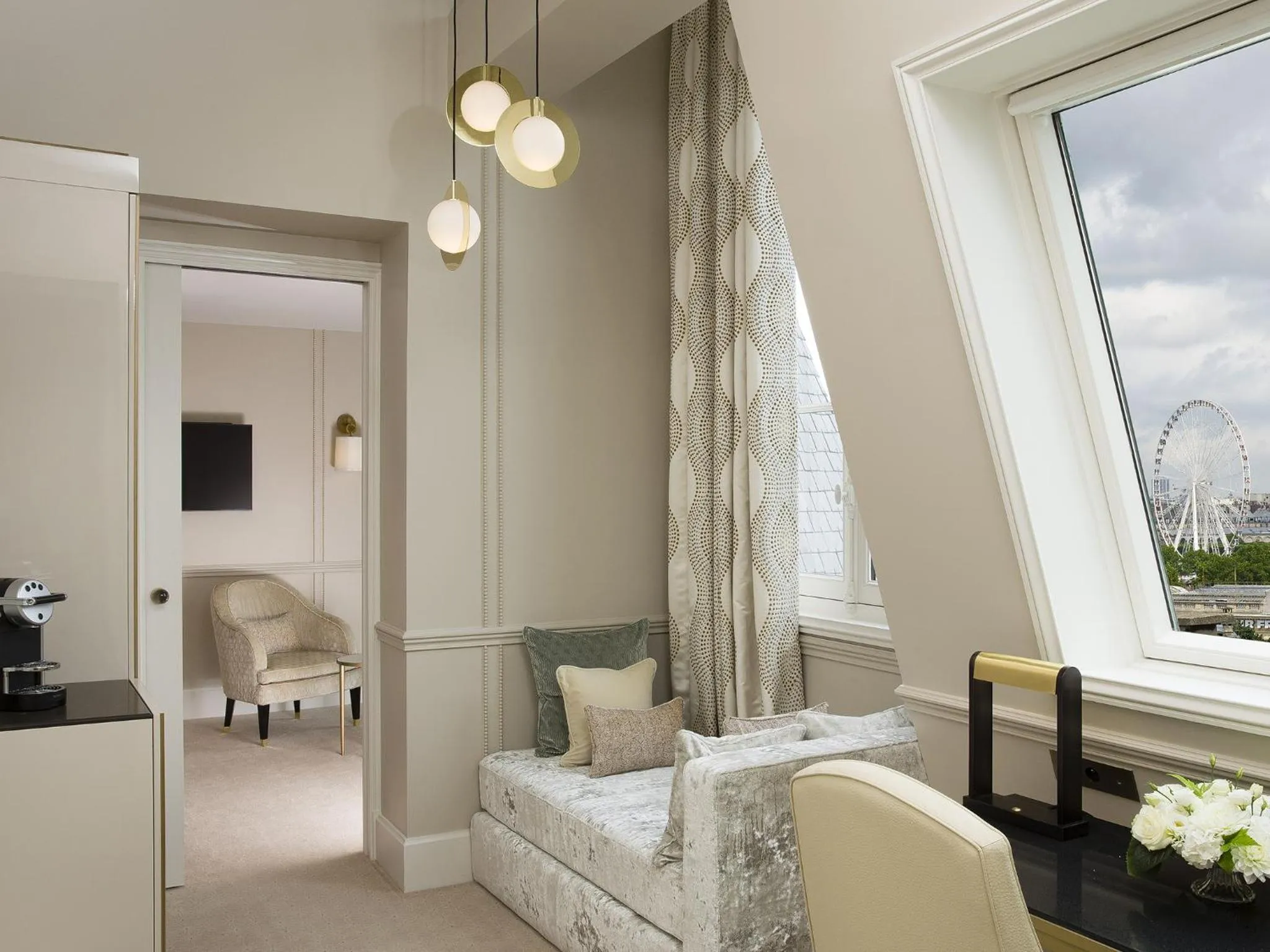 Bedroom in Le Narcisse Blanc