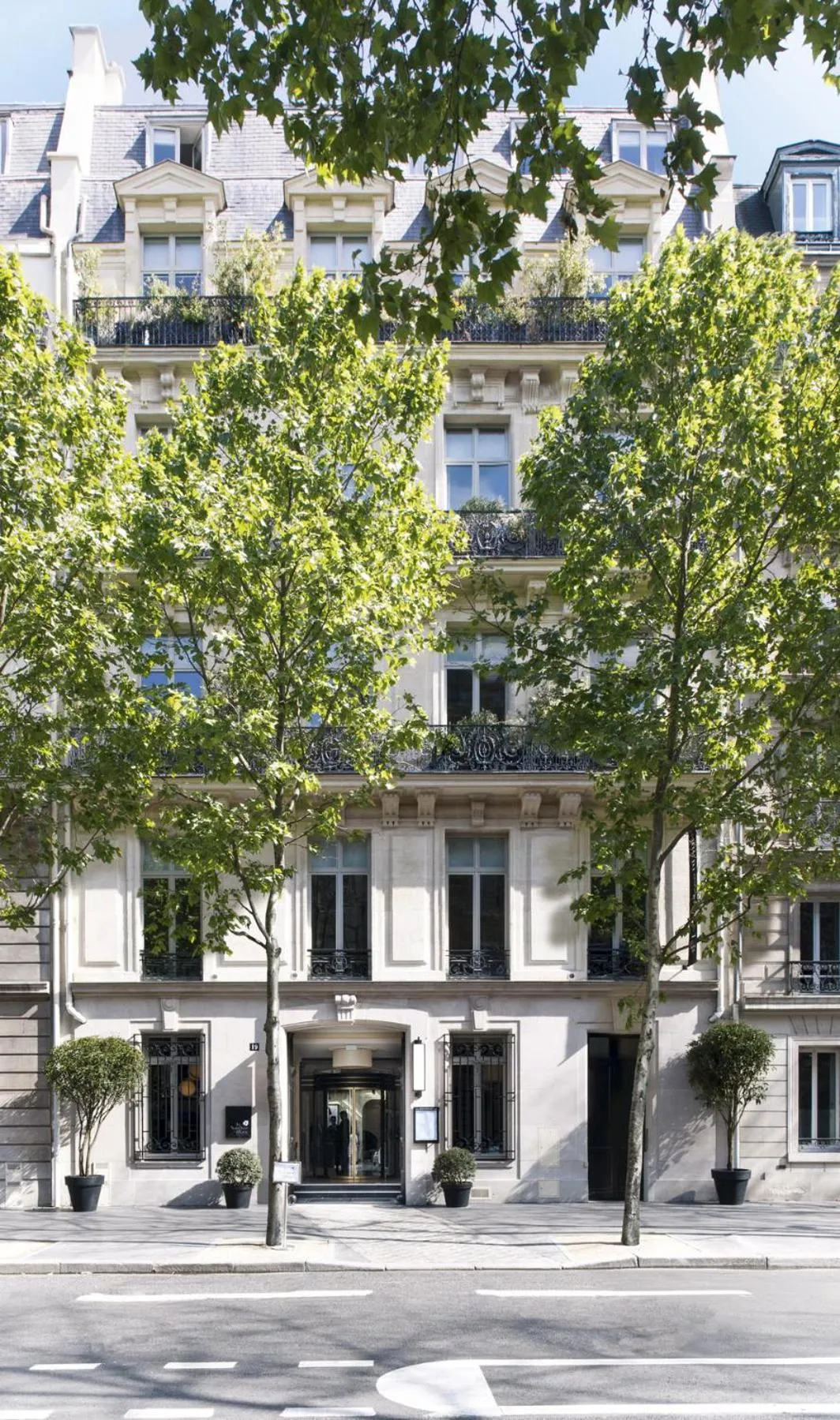 Facade/entrance in Le Narcisse Blanc