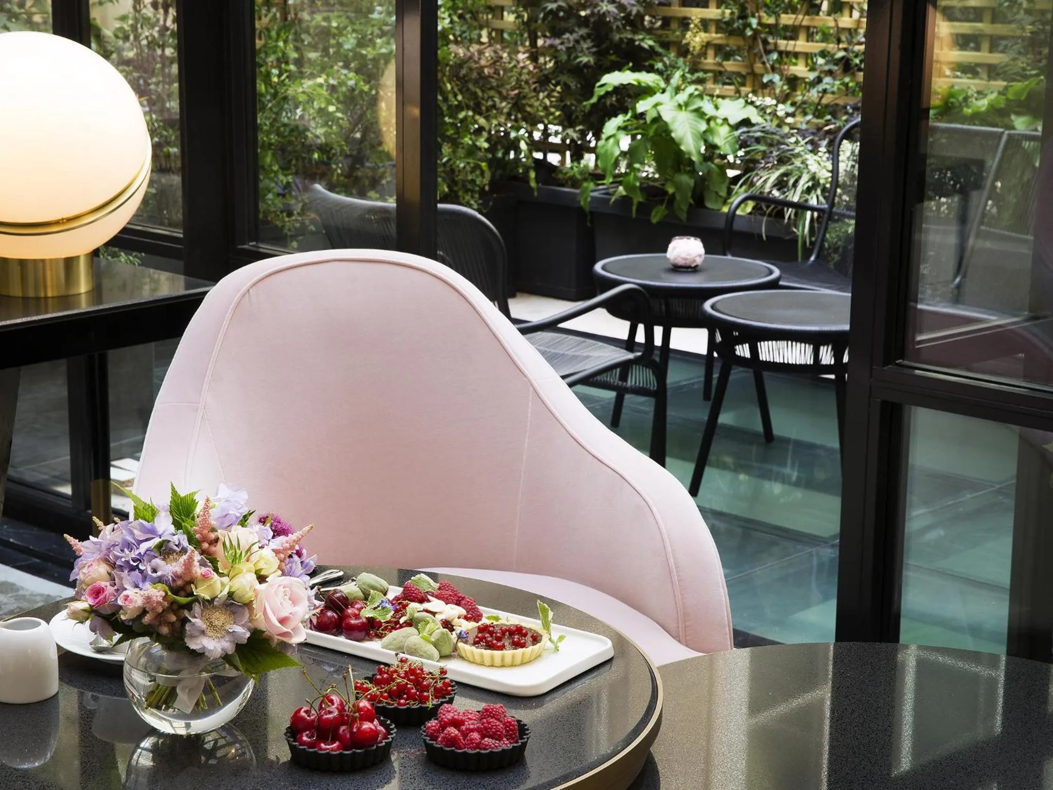 Restaurant/places to eat in Le Narcisse Blanc