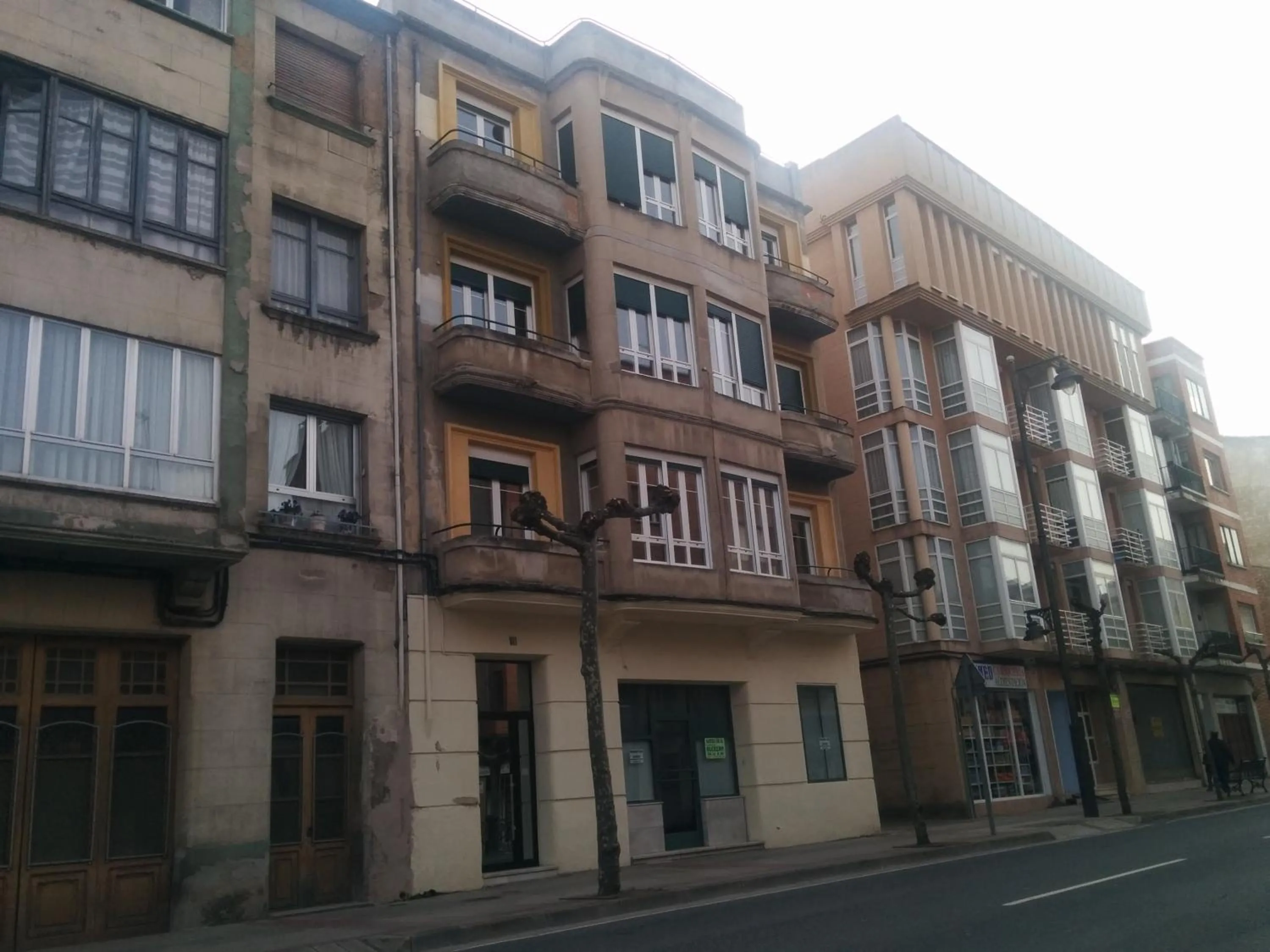 Facade/entrance in San Roque 18