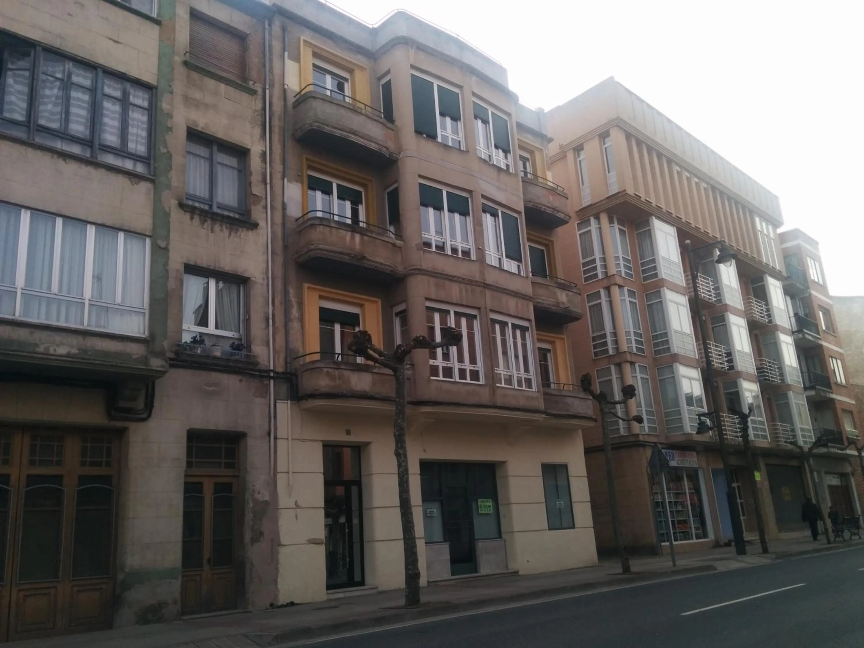 Facade/entrance in San Roque 18