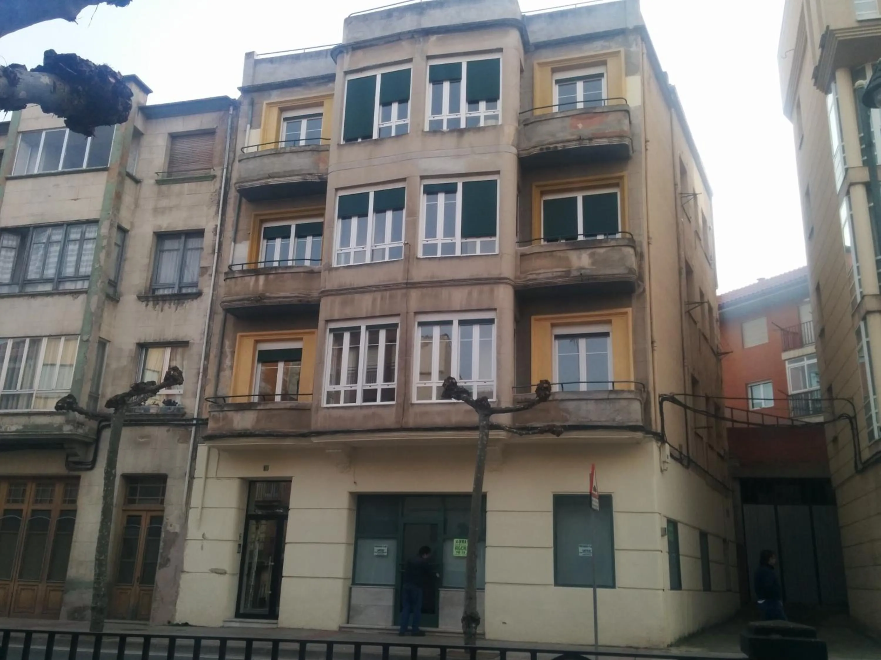 Facade/entrance in San Roque 18