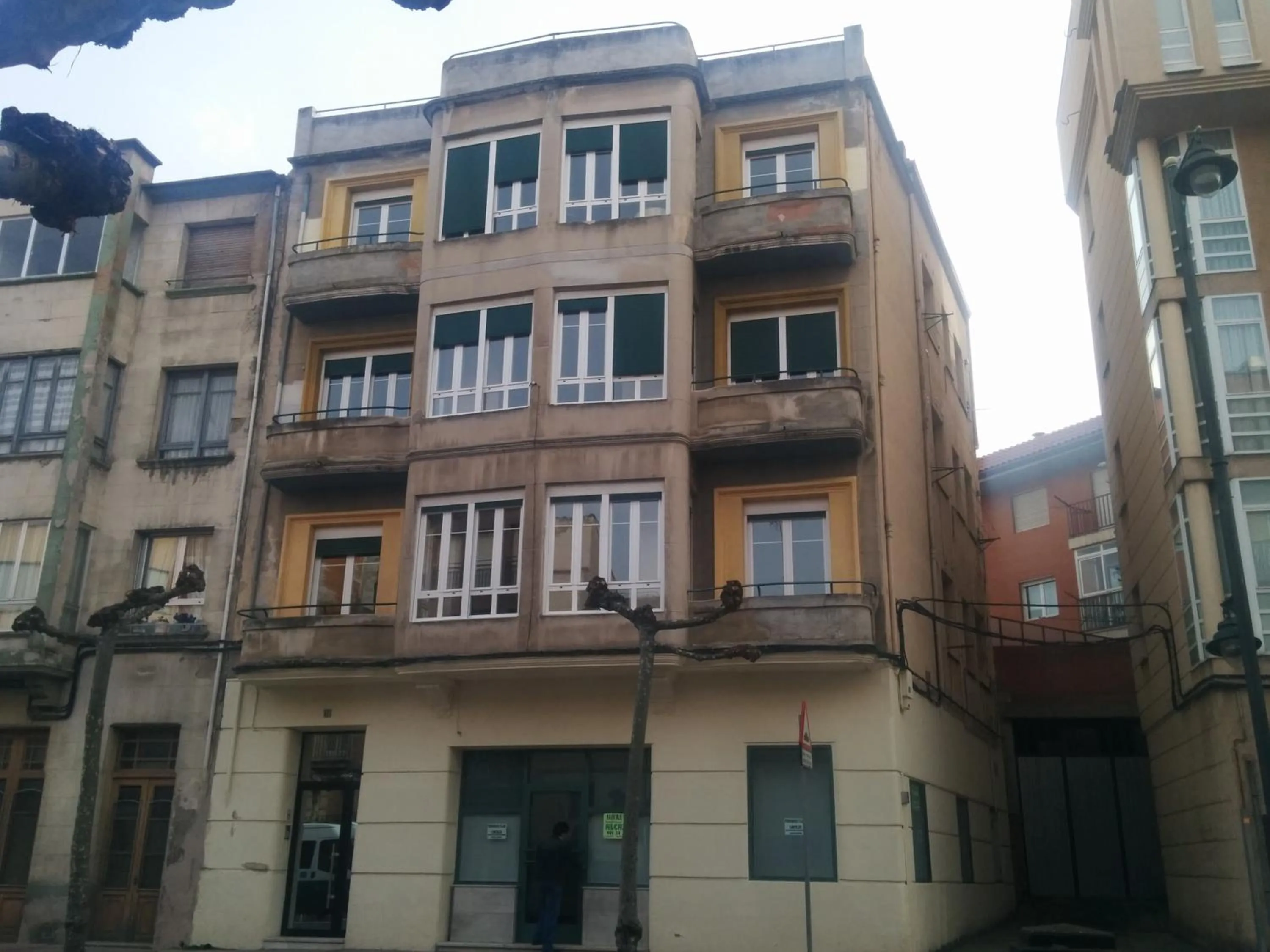 Facade/entrance in San Roque 18