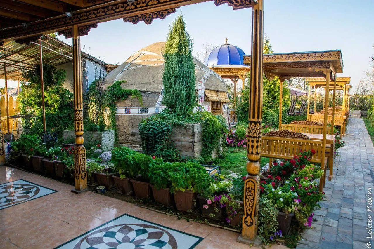 Garden in HON SAROY - immerse atmosphere in the epoch of the khans