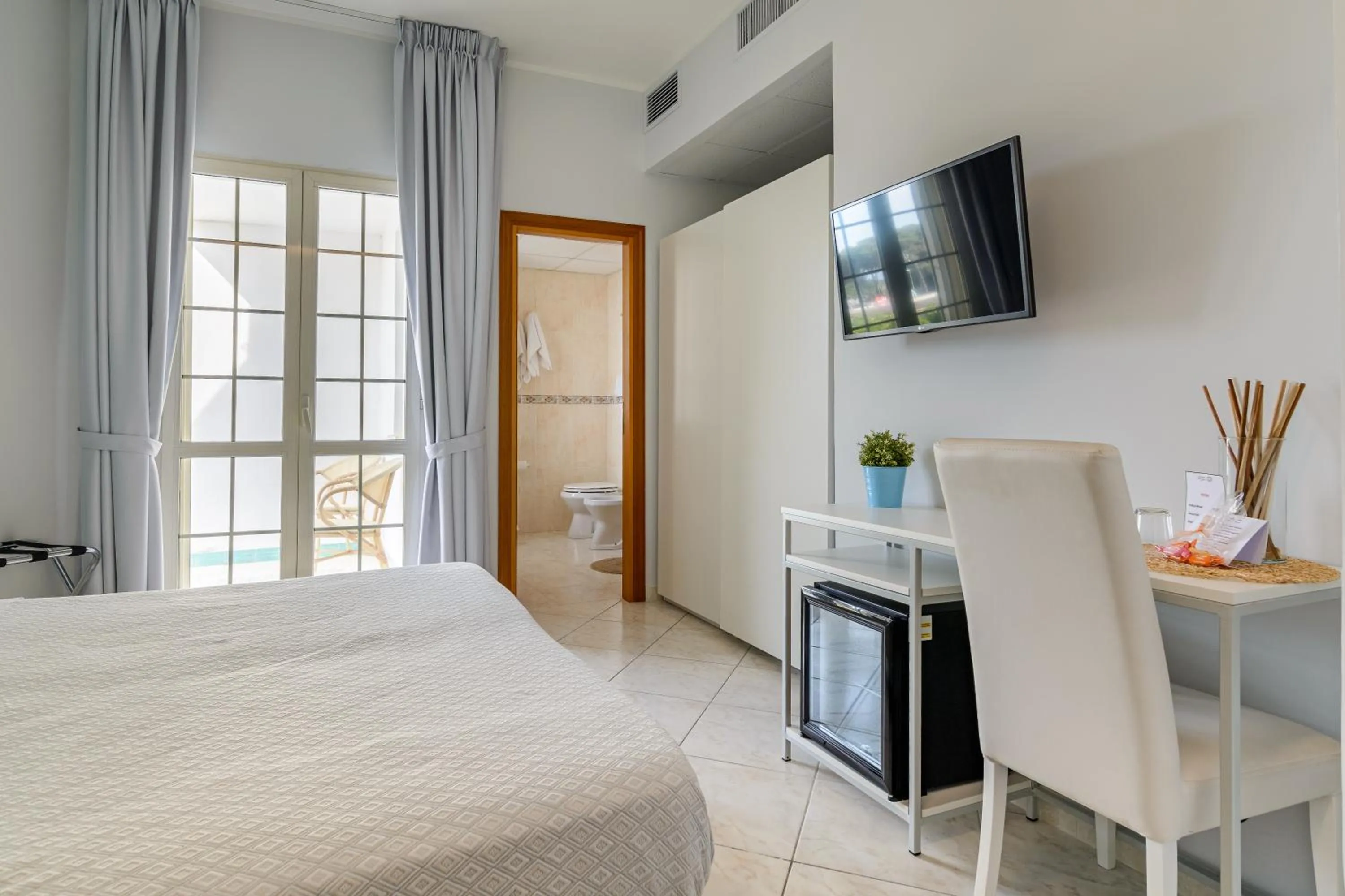 Bed in Hotel Mandetta - Adults Only