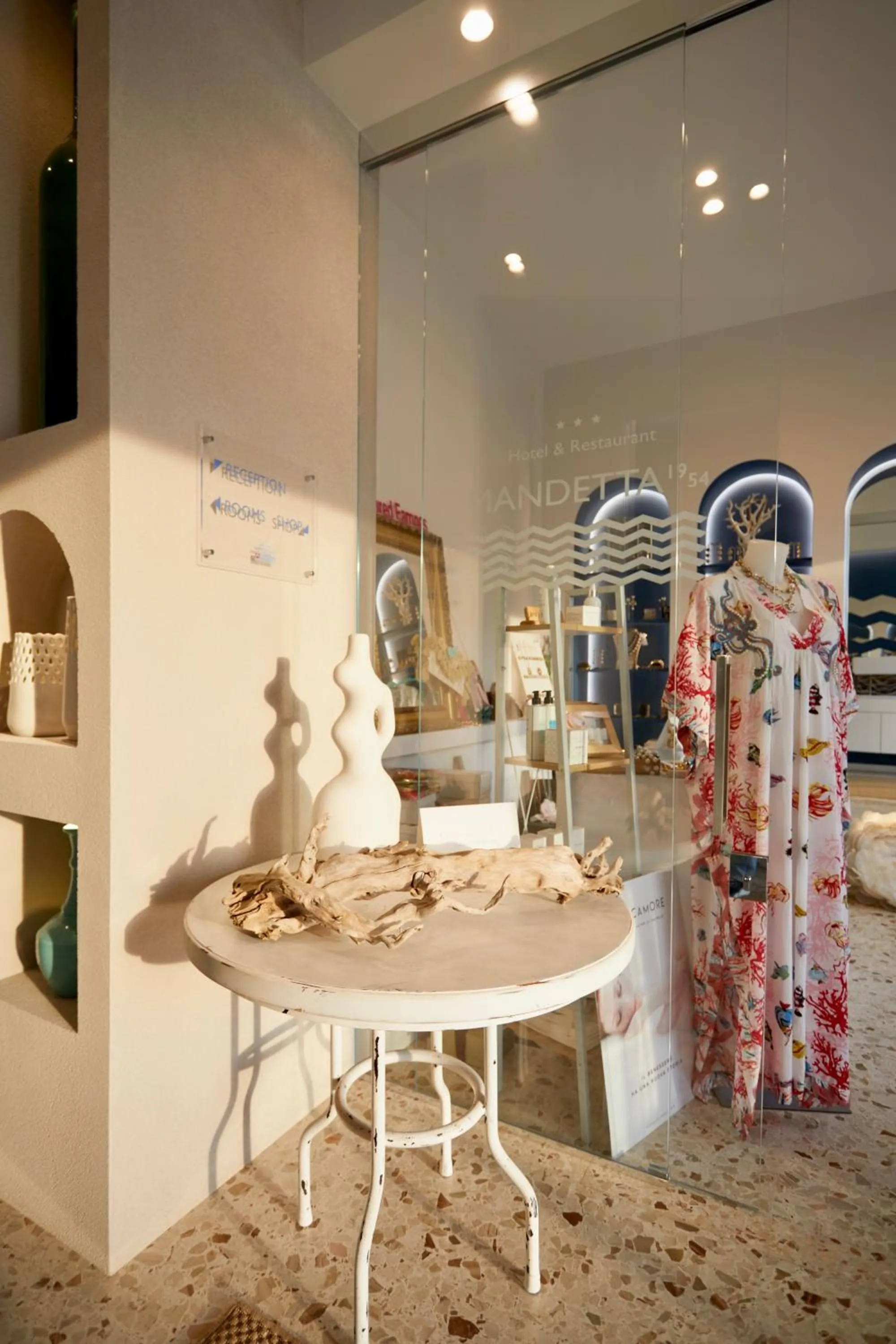 Shopping Area in Hotel Mandetta - Adults Only