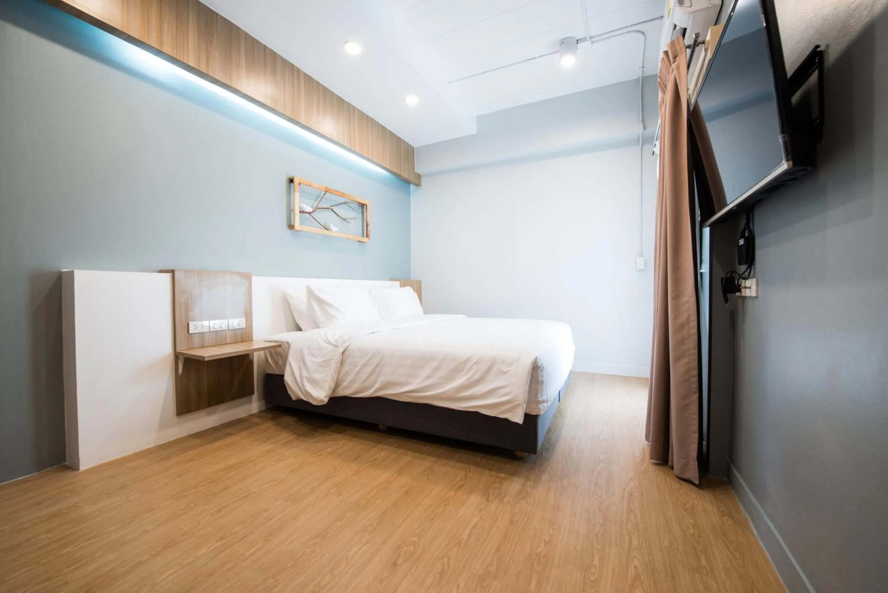 Photo of the whole room, Bed in Shade House - Bitec Bangna