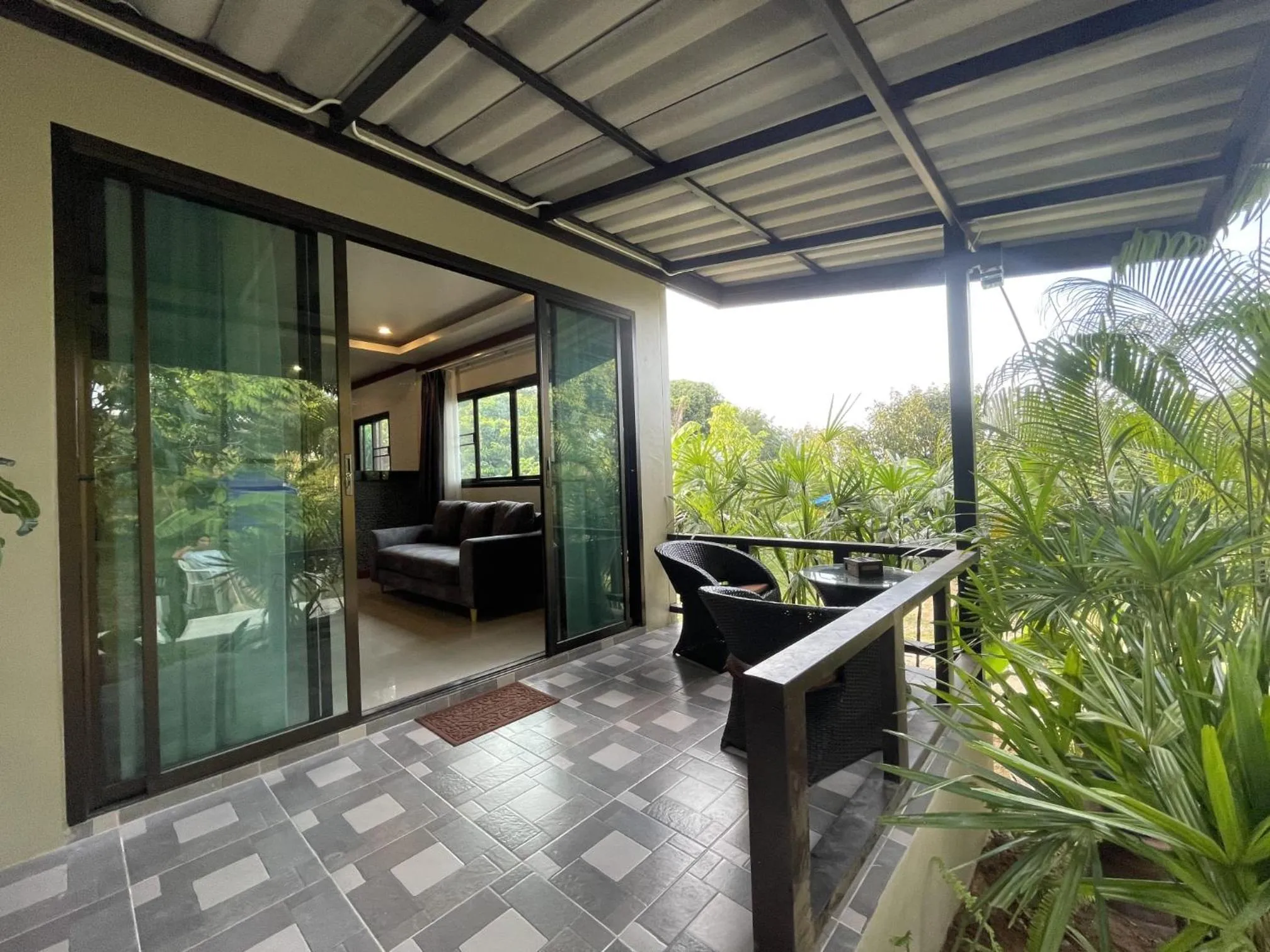 Deluxe Queen Room in Bang Po Hut