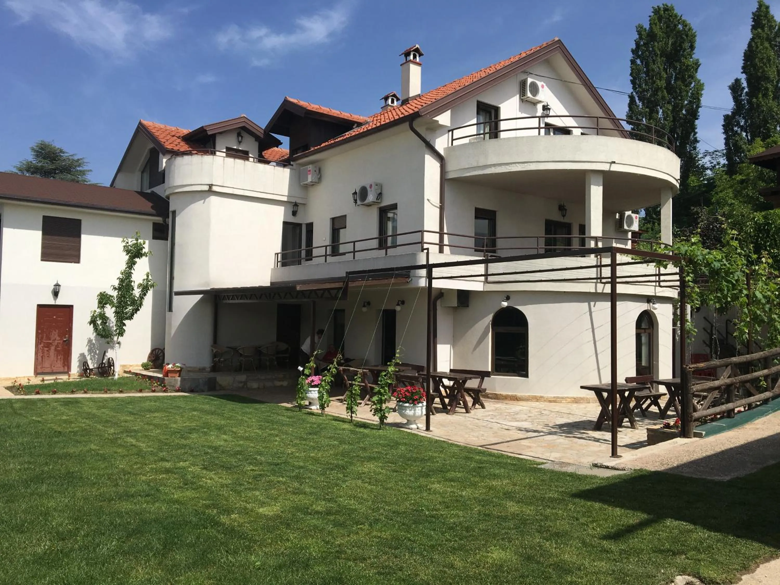Property building in Rooms Green Set
